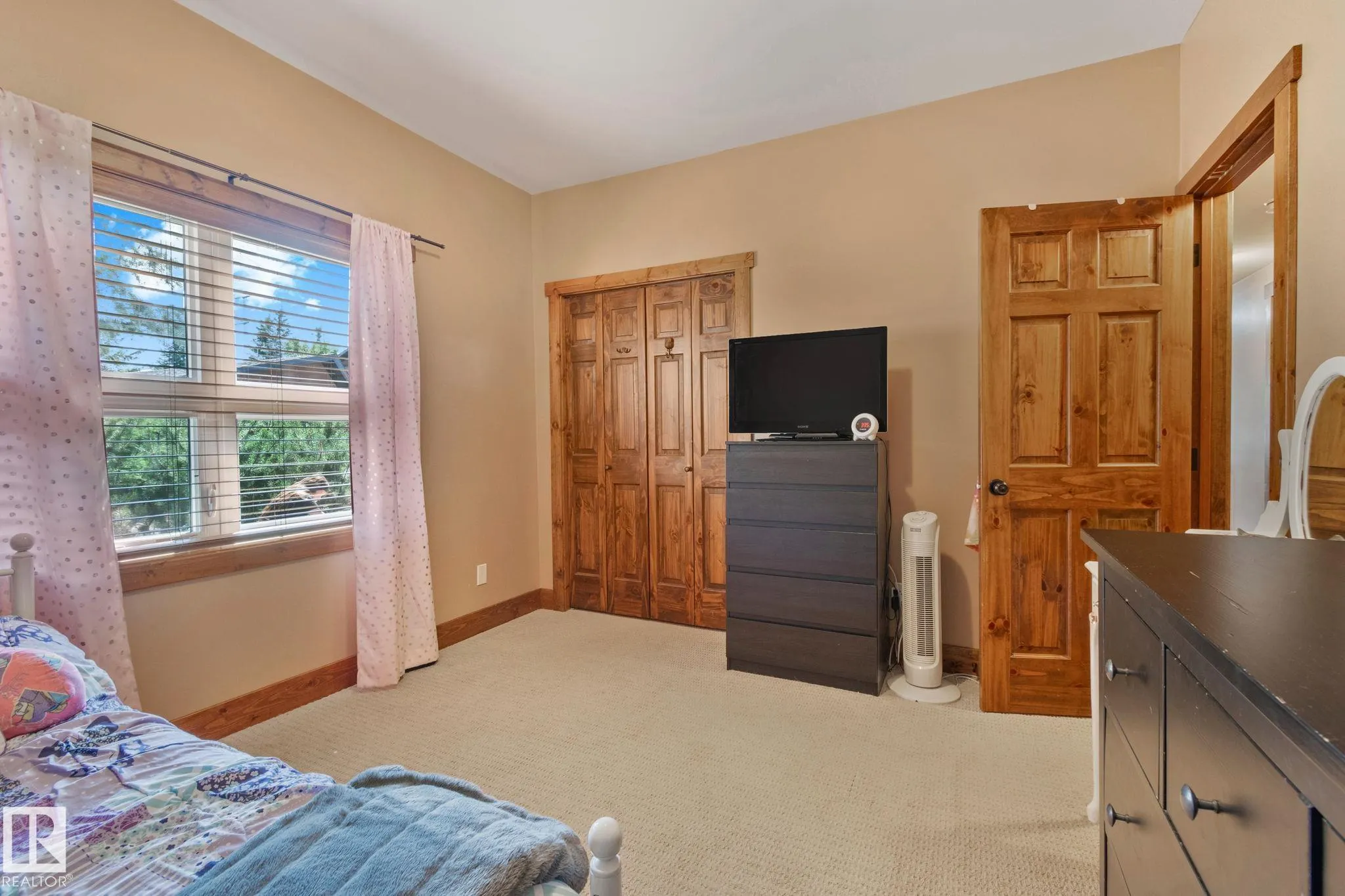 2402 Graybriar GR