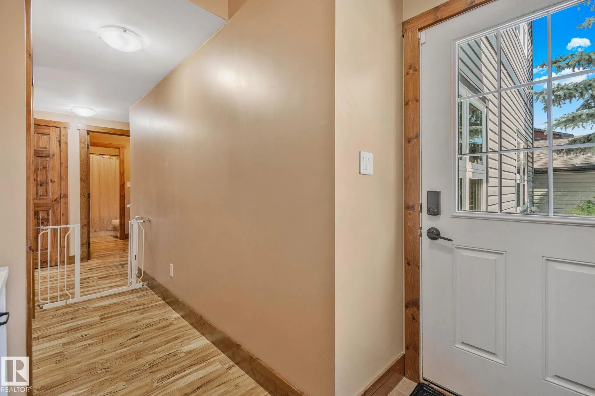2402 Graybriar GR