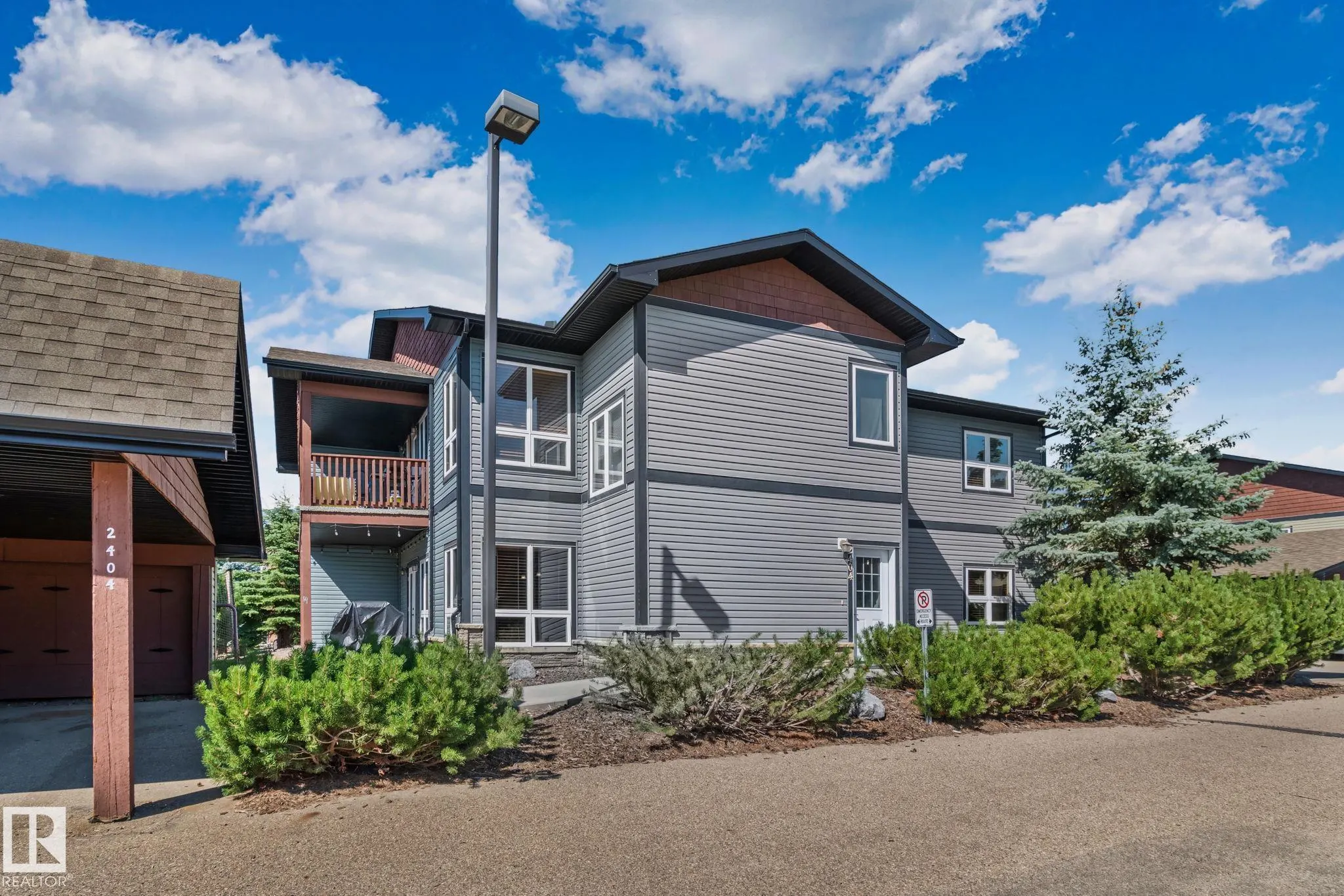 2402 Graybriar GR