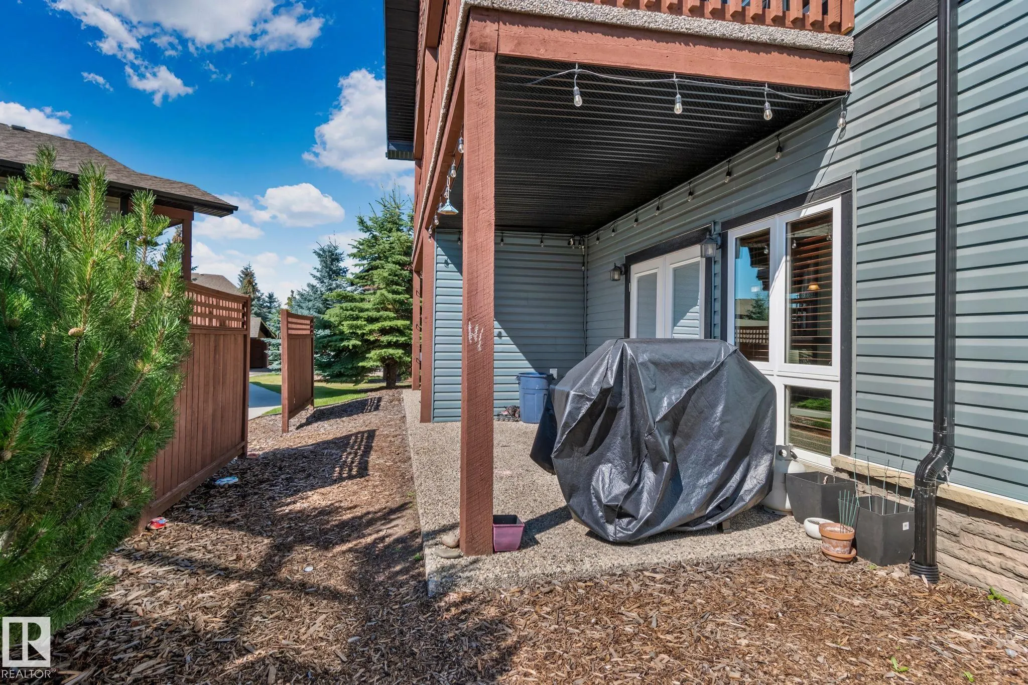 2402 Graybriar GR