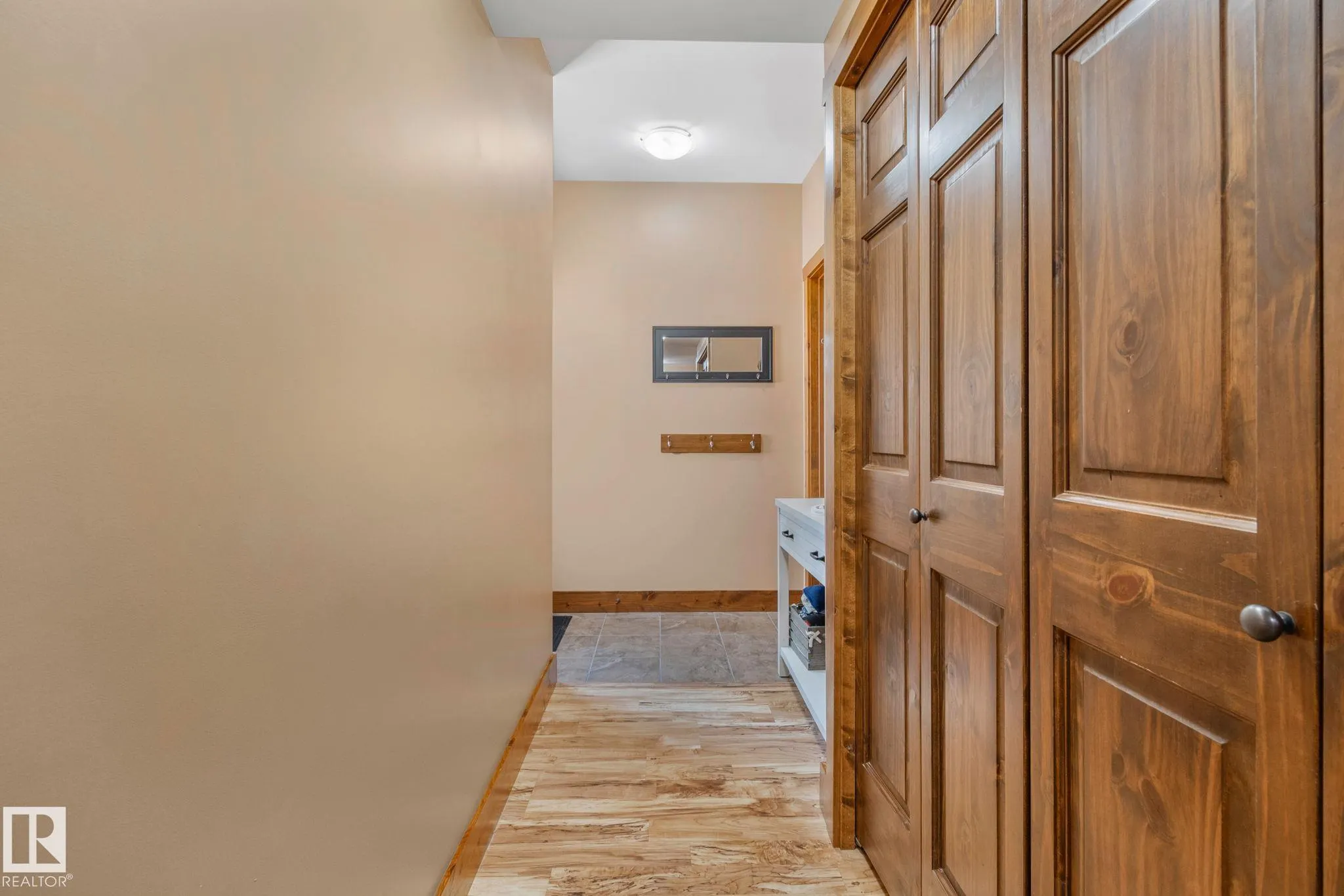 2402 Graybriar GR