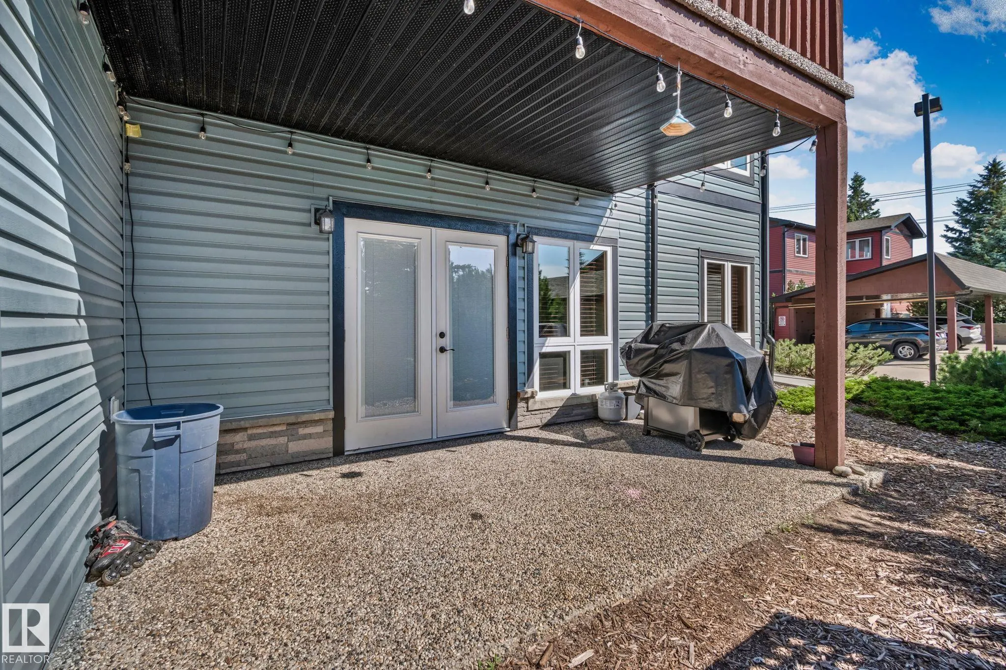2402 Graybriar GR