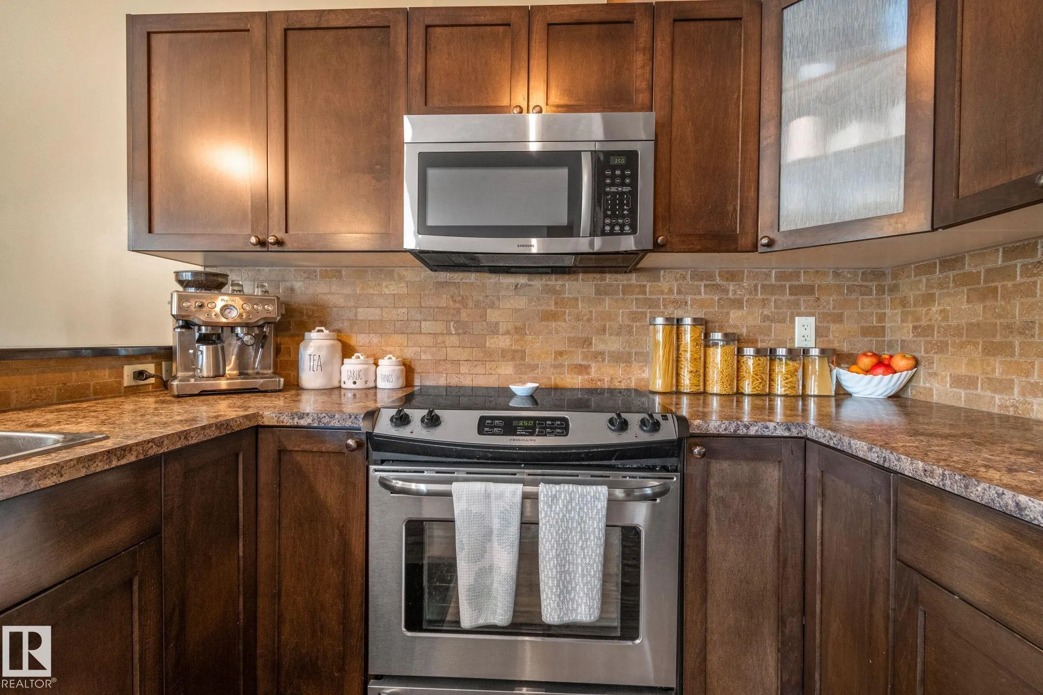 2402 Graybriar GR