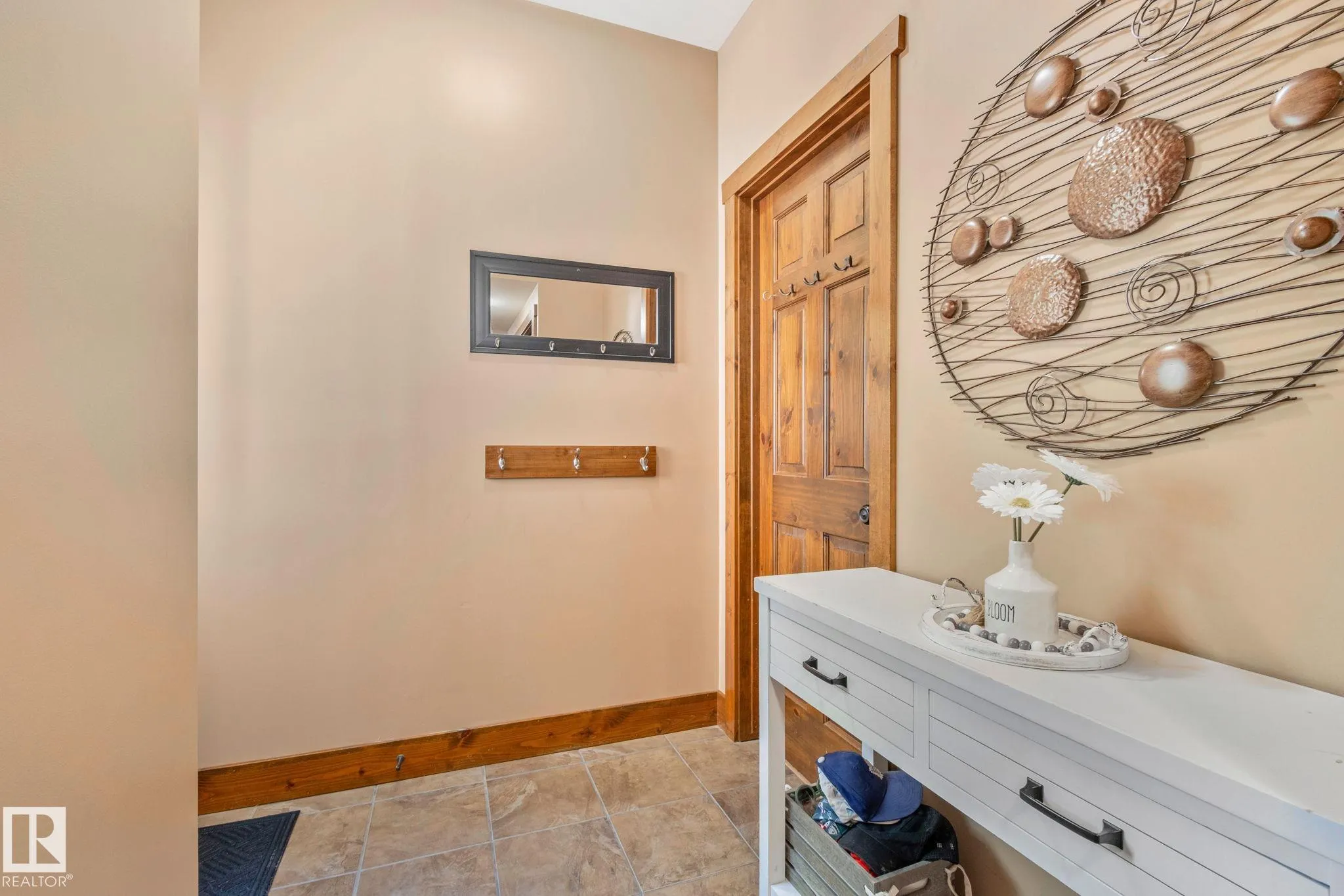 2402 Graybriar GR