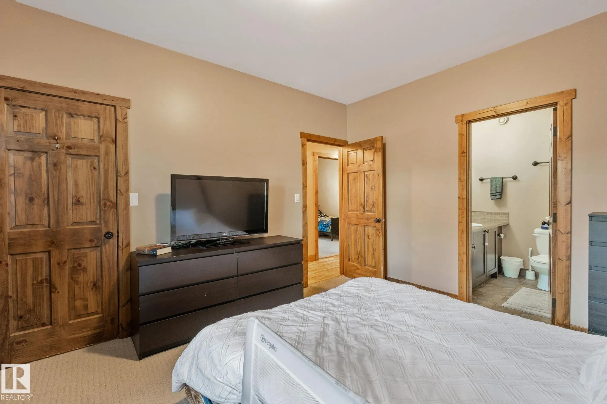 2402 Graybriar GR