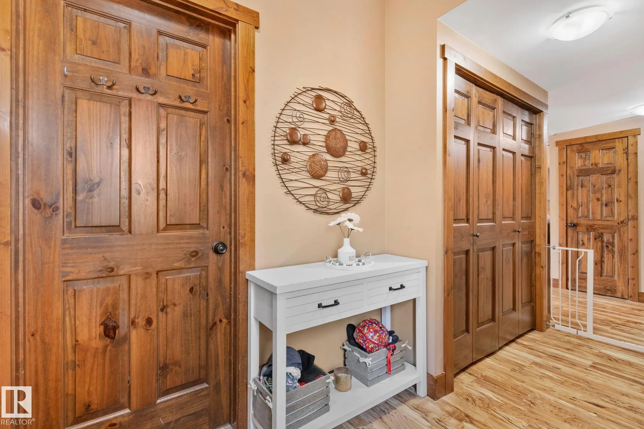 2402 Graybriar GR