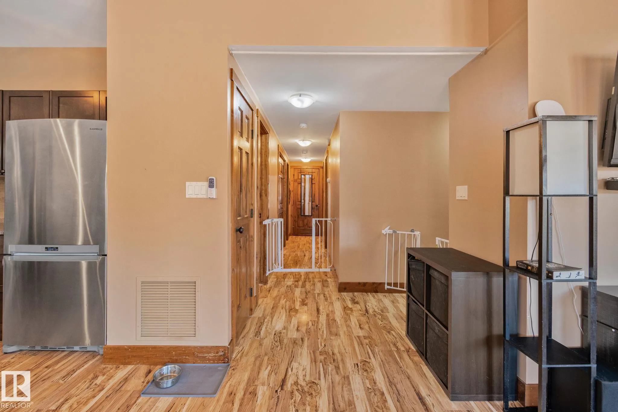 2402 Graybriar GR