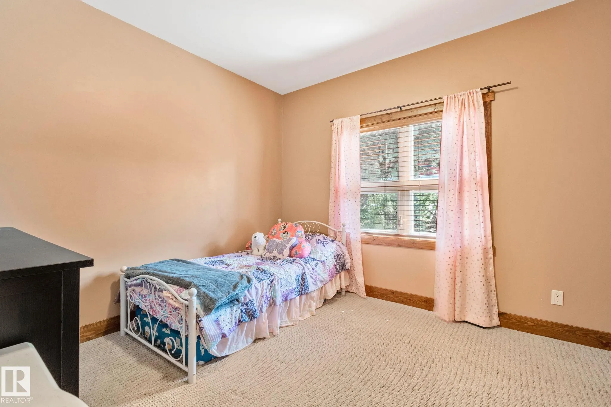 2402 Graybriar GR