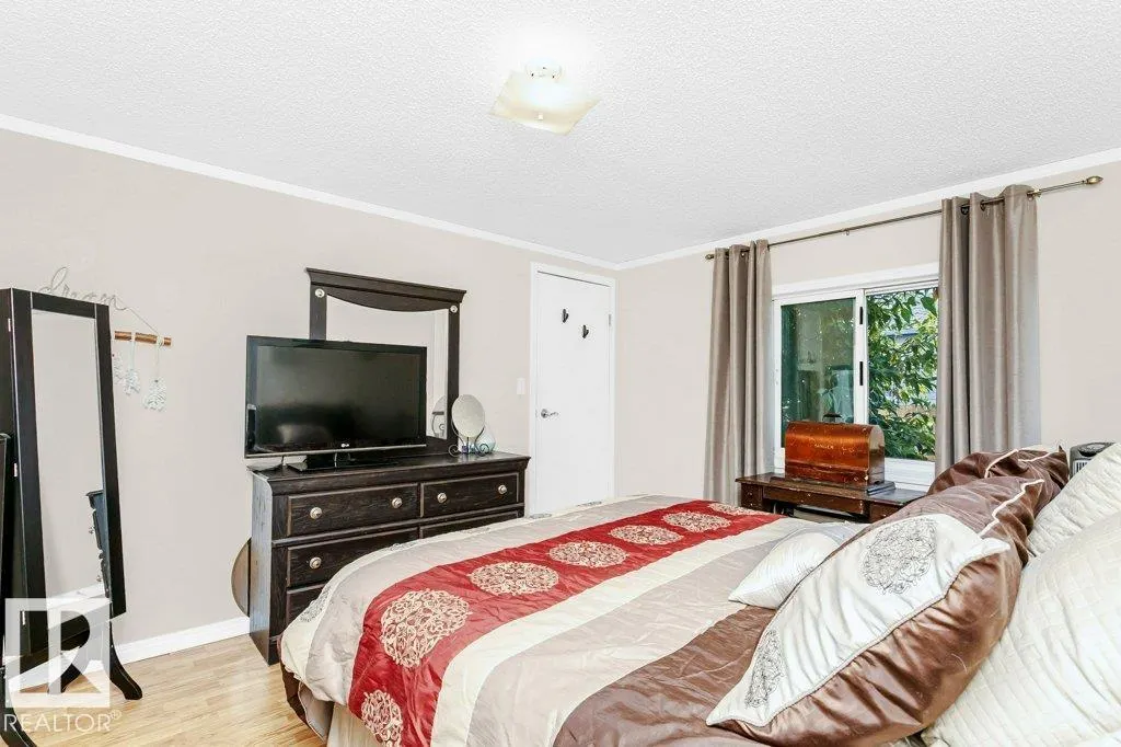 3402 Lakeview Point(e)