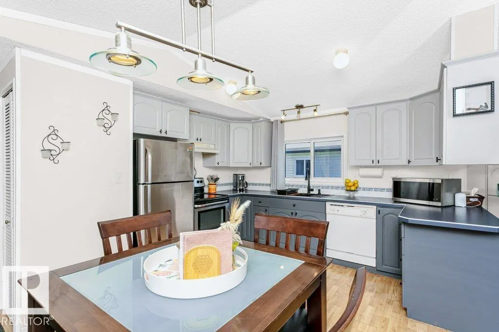 3402 Lakeview Point(e)