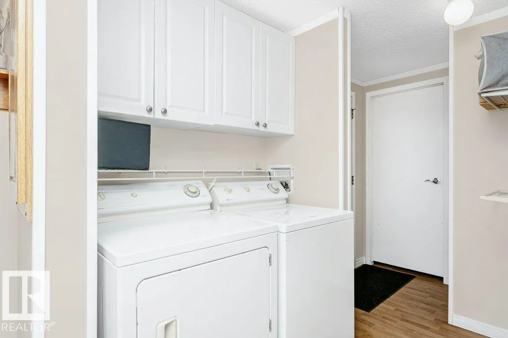 3402 Lakeview Point(e)