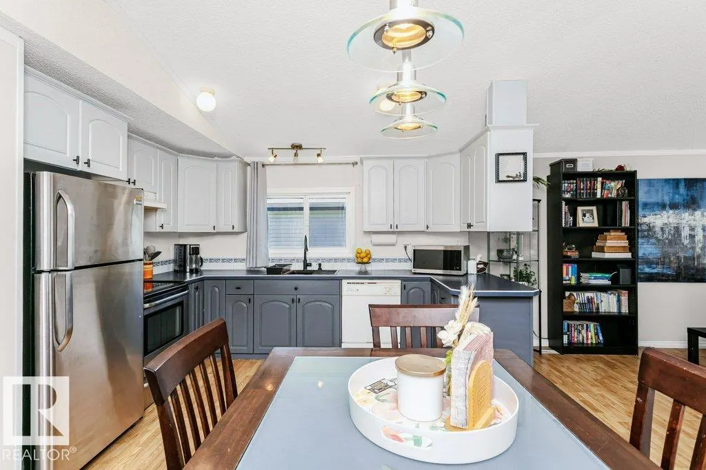 3402 Lakeview Point(e)
