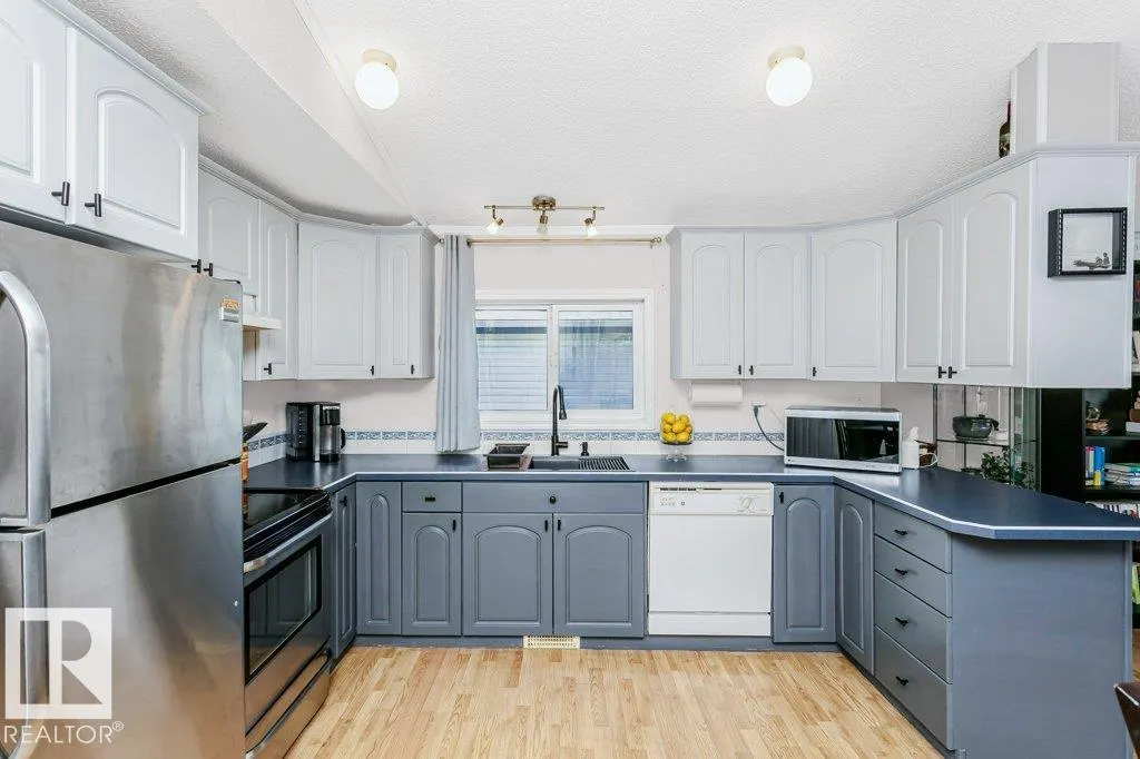 3402 Lakeview Point(e)