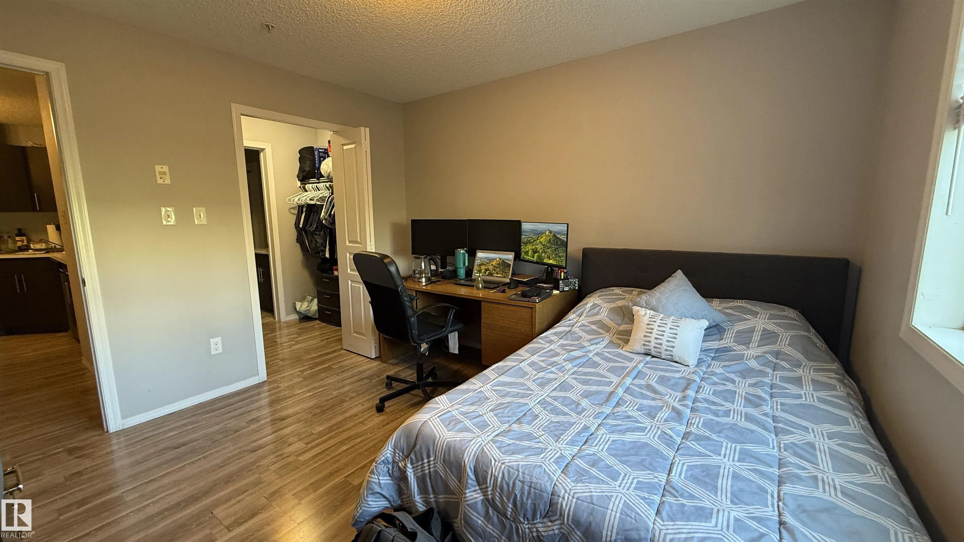 301 CLAREVIEW STATION Drive