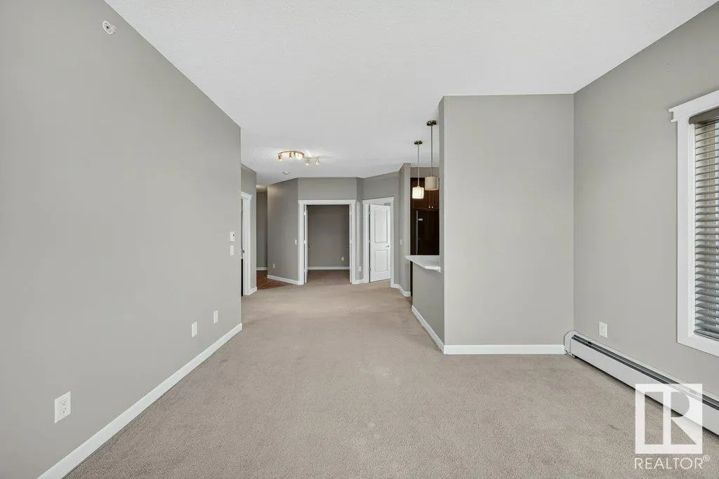3715 WHITELAW Lane