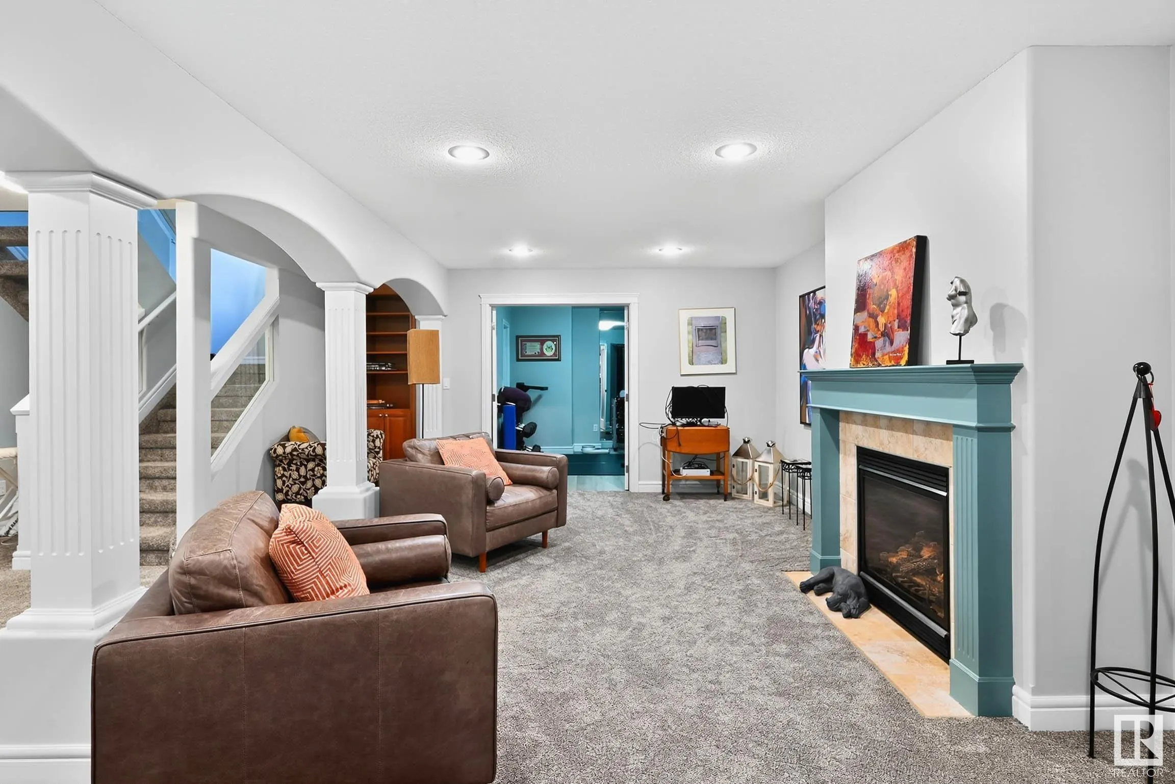 13 OAKCREST Terrace