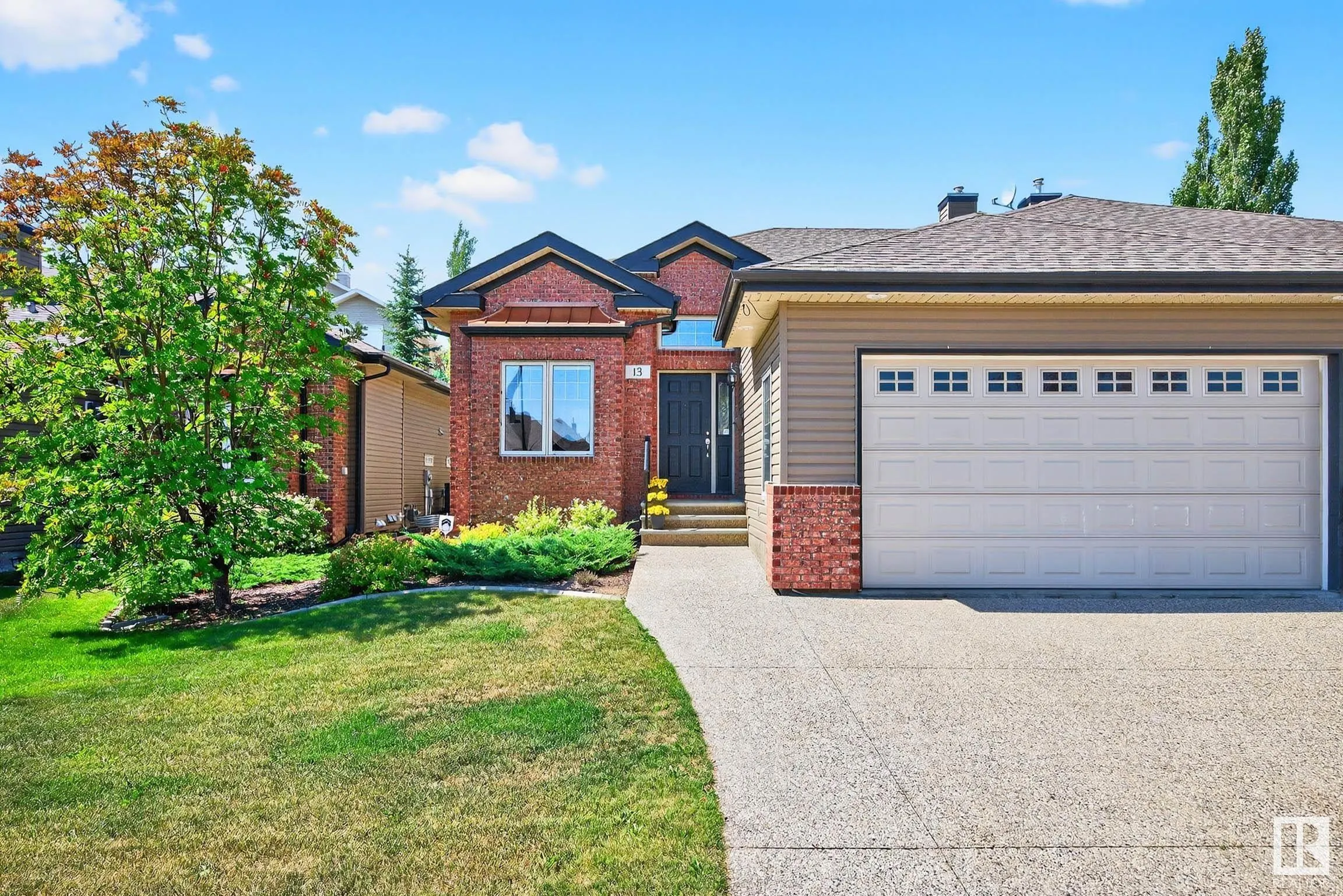 13 OAKCREST Terrace