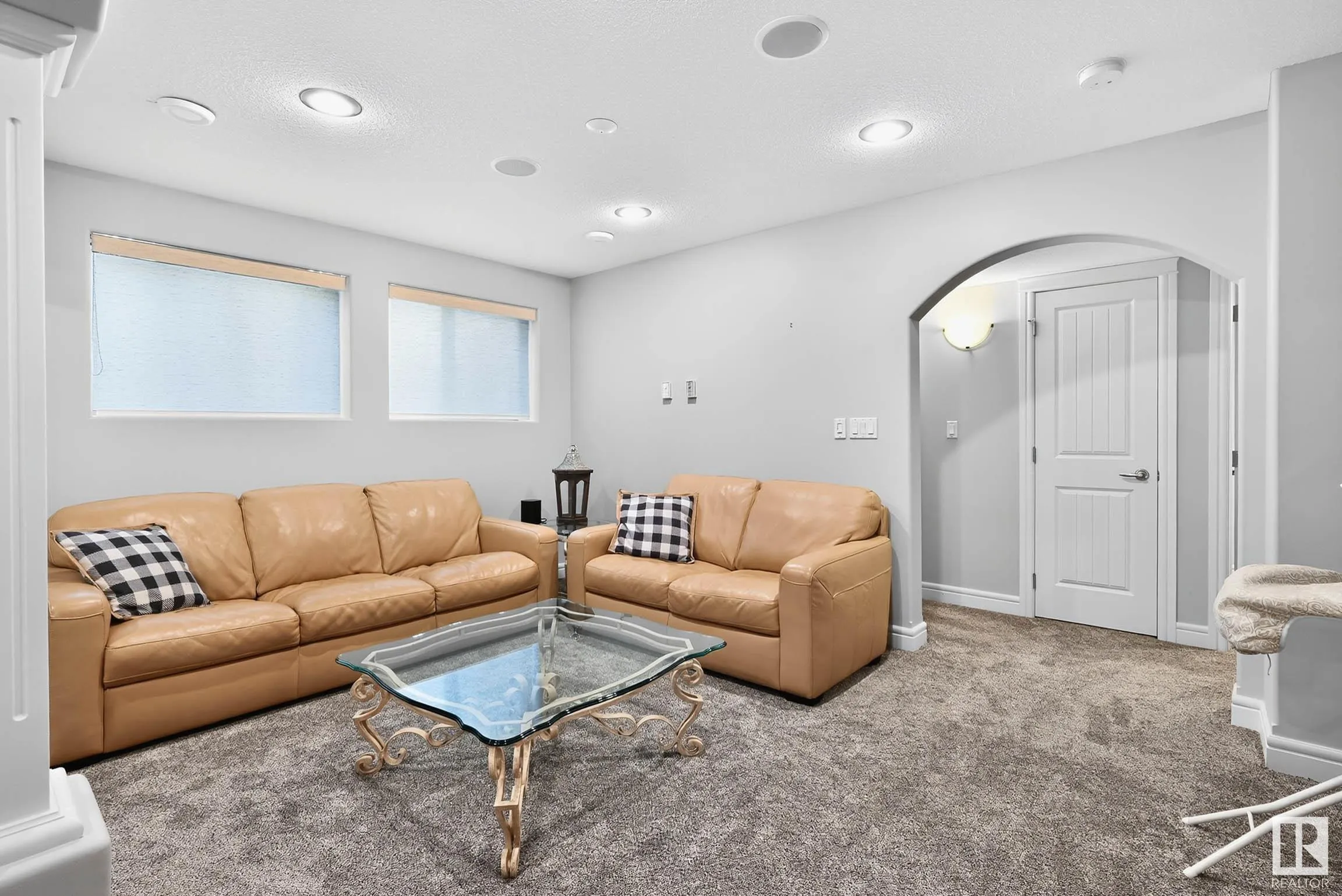 13 OAKCREST Terrace
