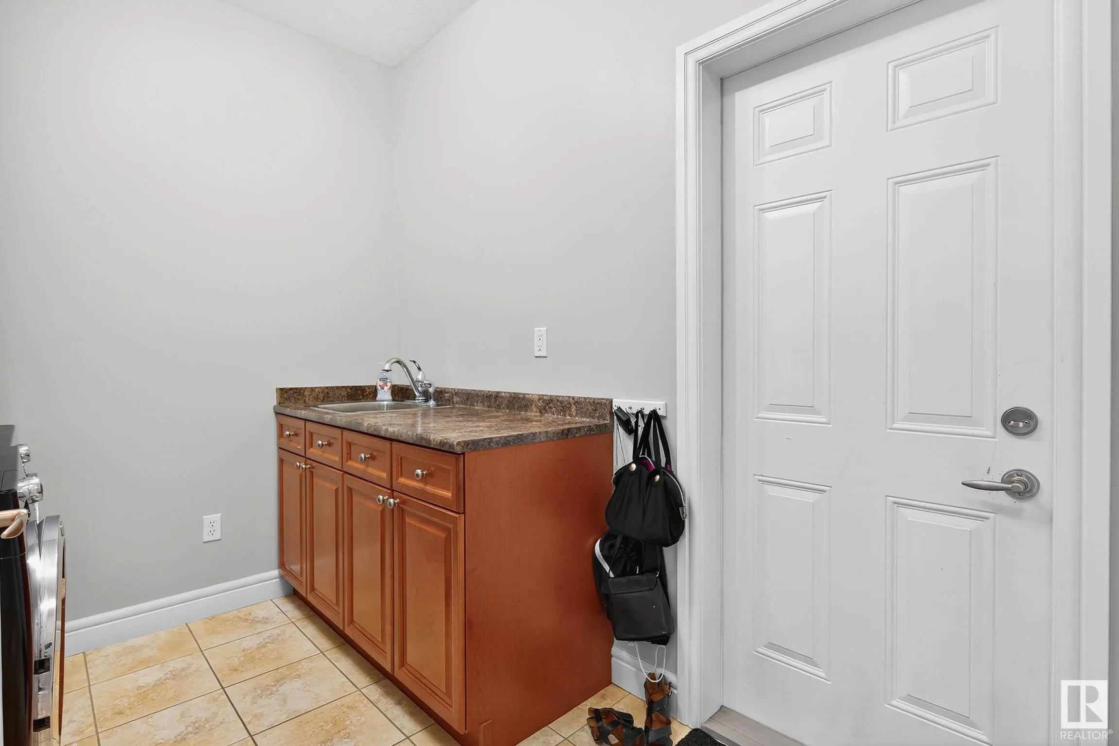 13 OAKCREST Terrace