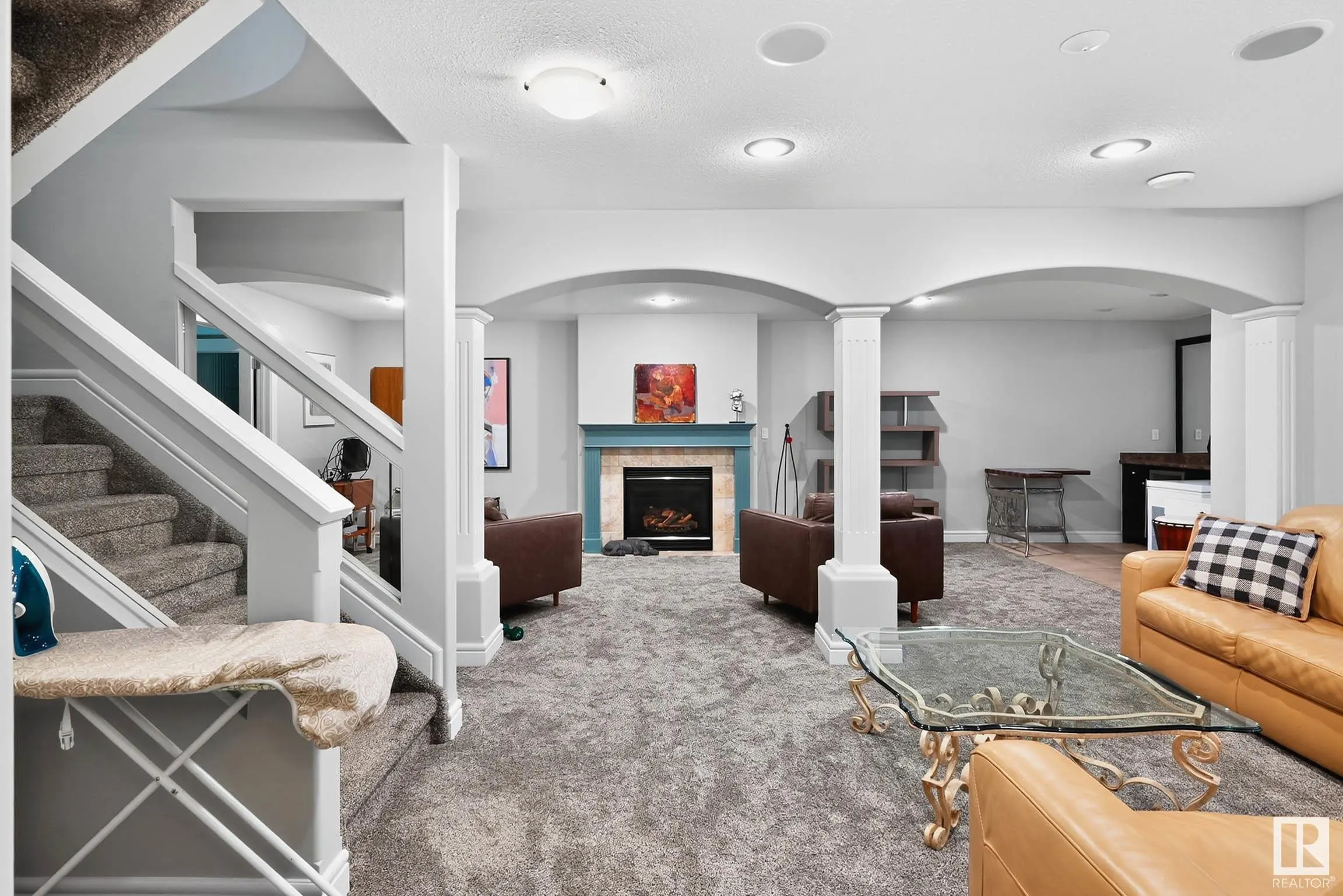 13 OAKCREST Terrace