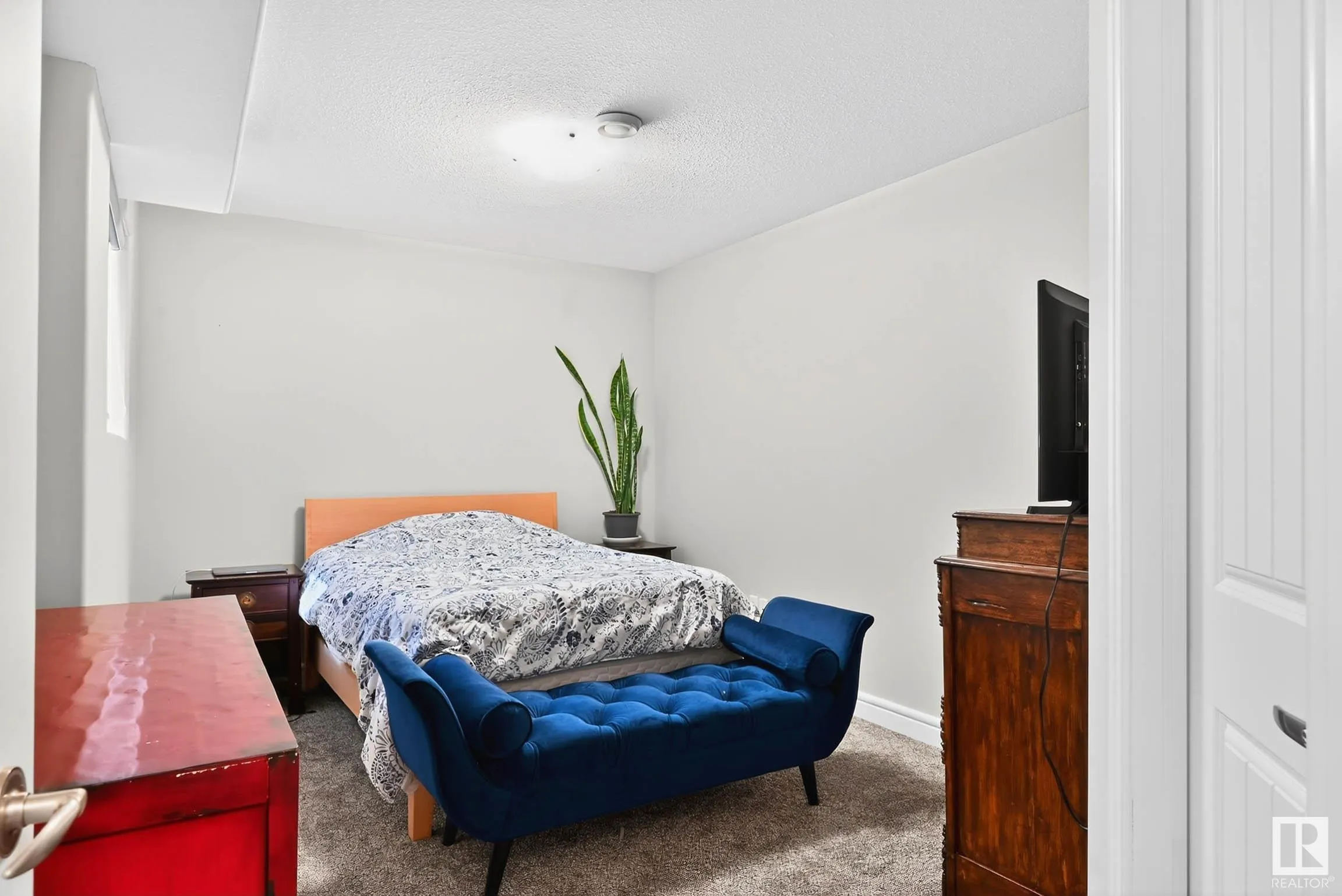 13 OAKCREST Terrace