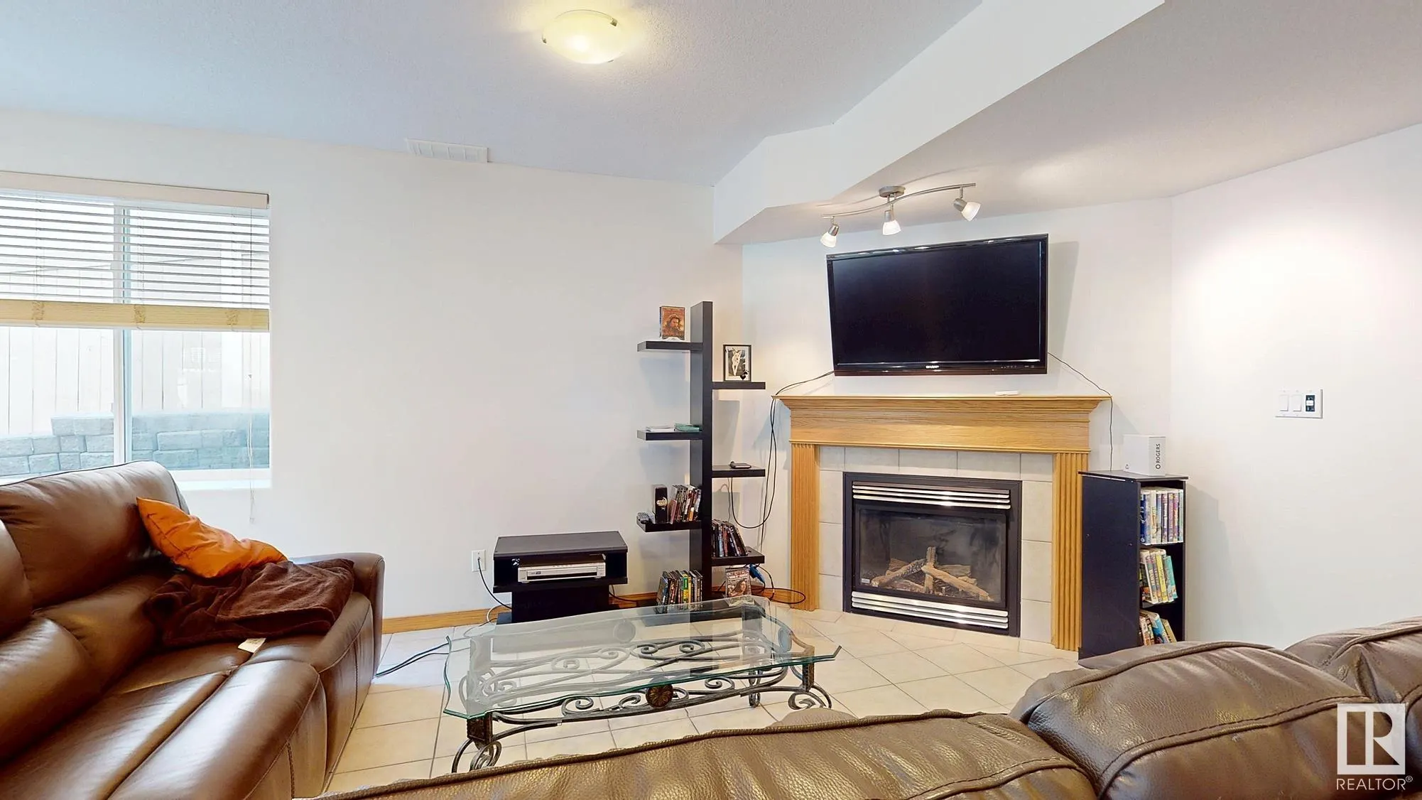 7 KINGSBURY Crescent
