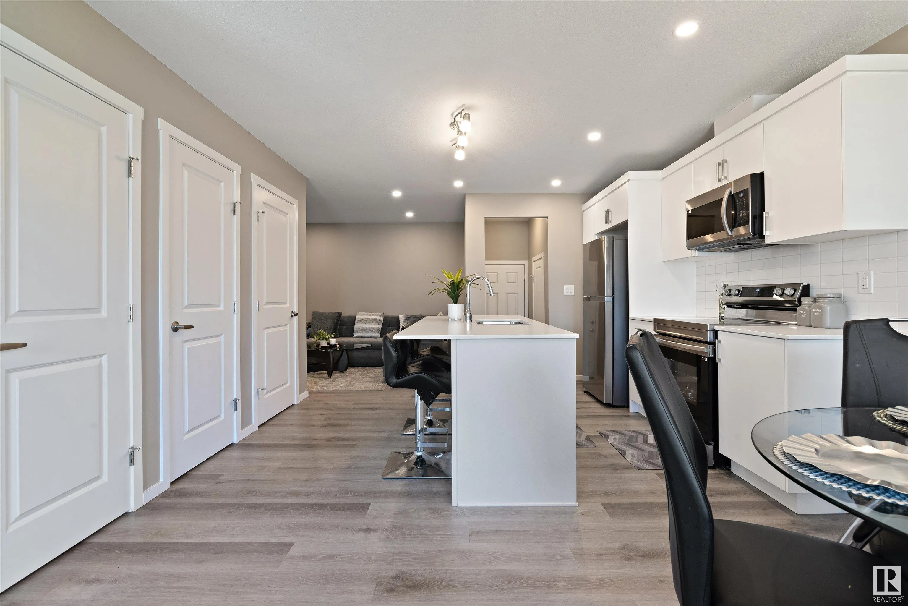 1056 Crestview TC