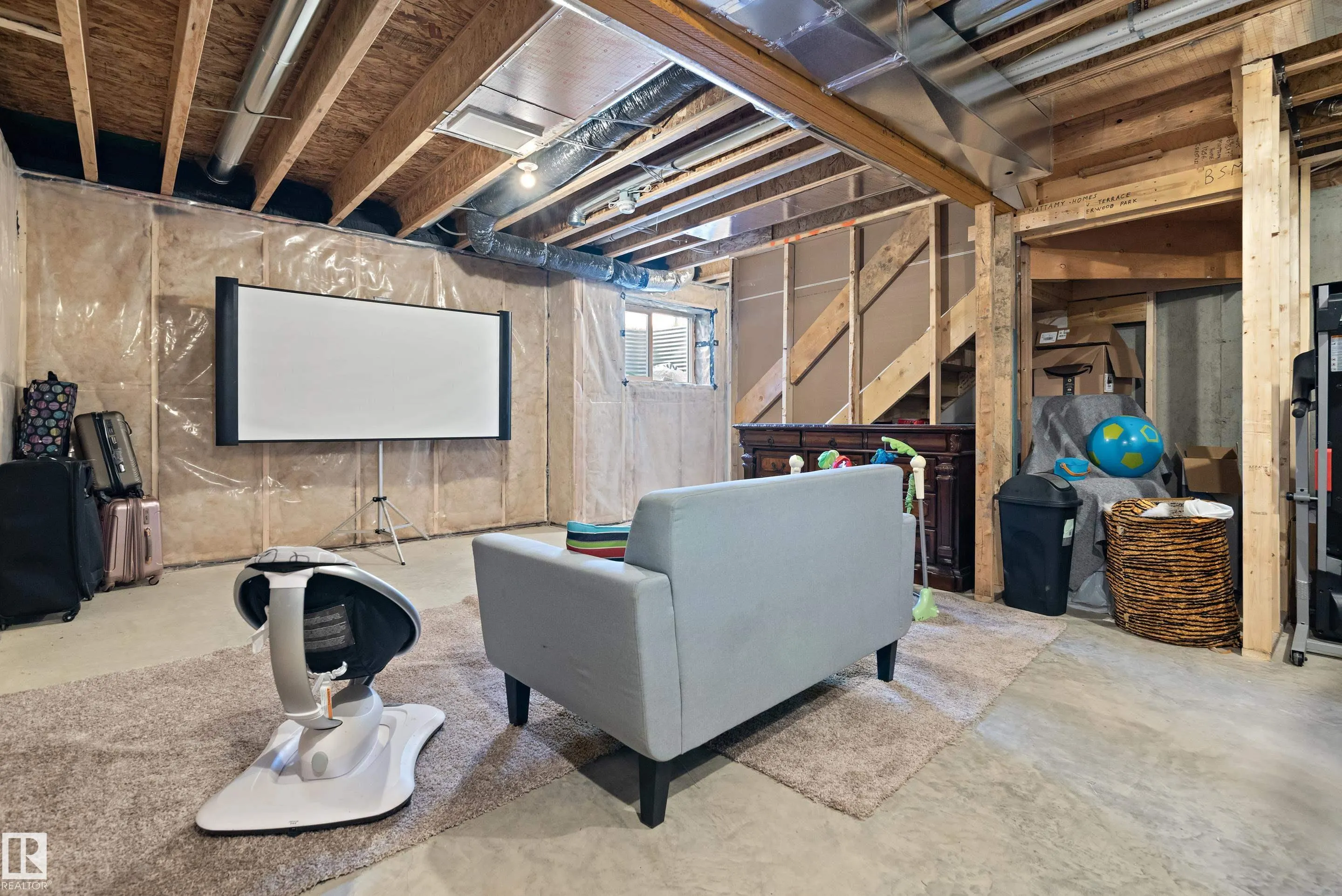 1056 Crestview TC