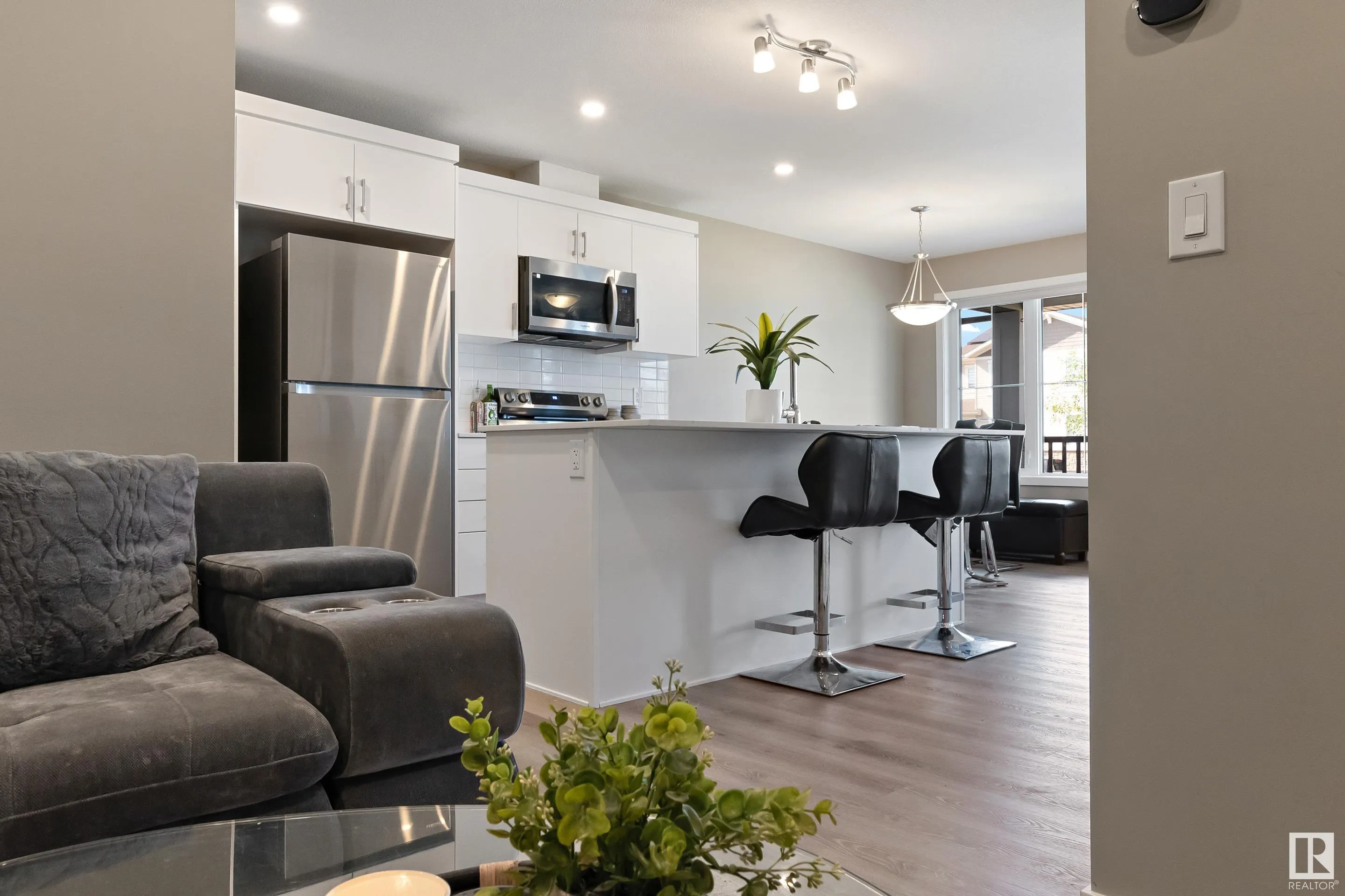 1056 Crestview TC