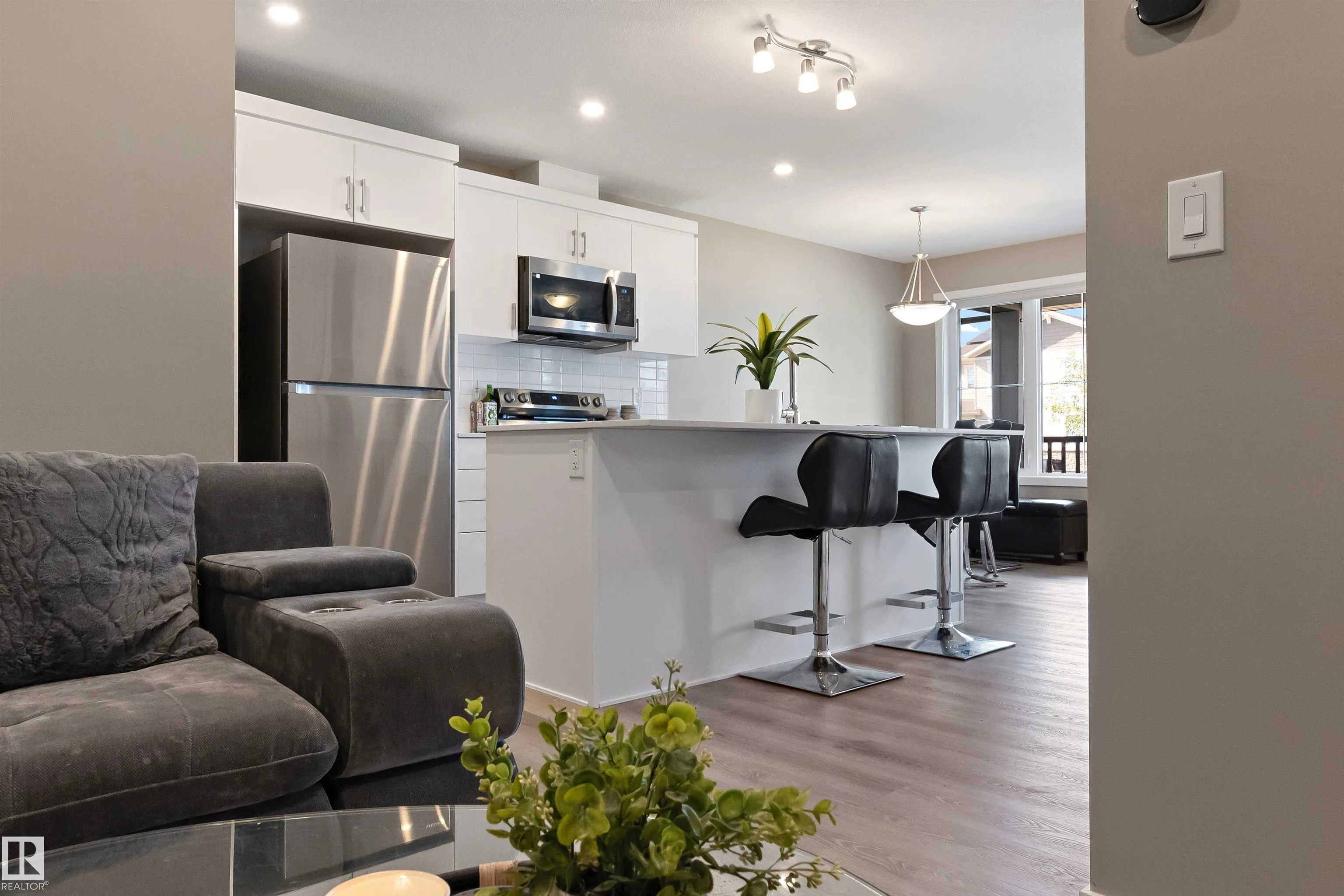 1056 Crestview TC