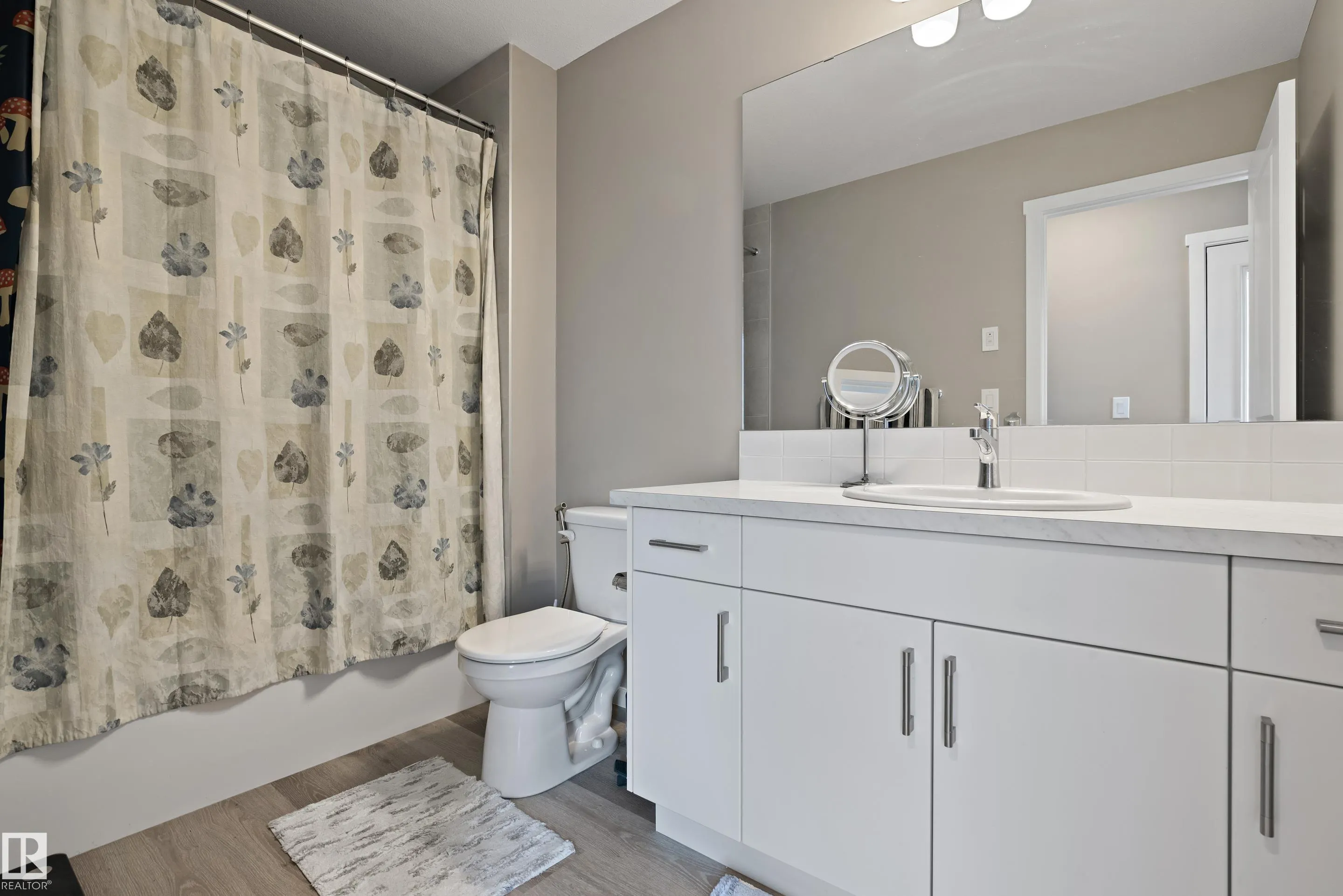 1056 Crestview TC
