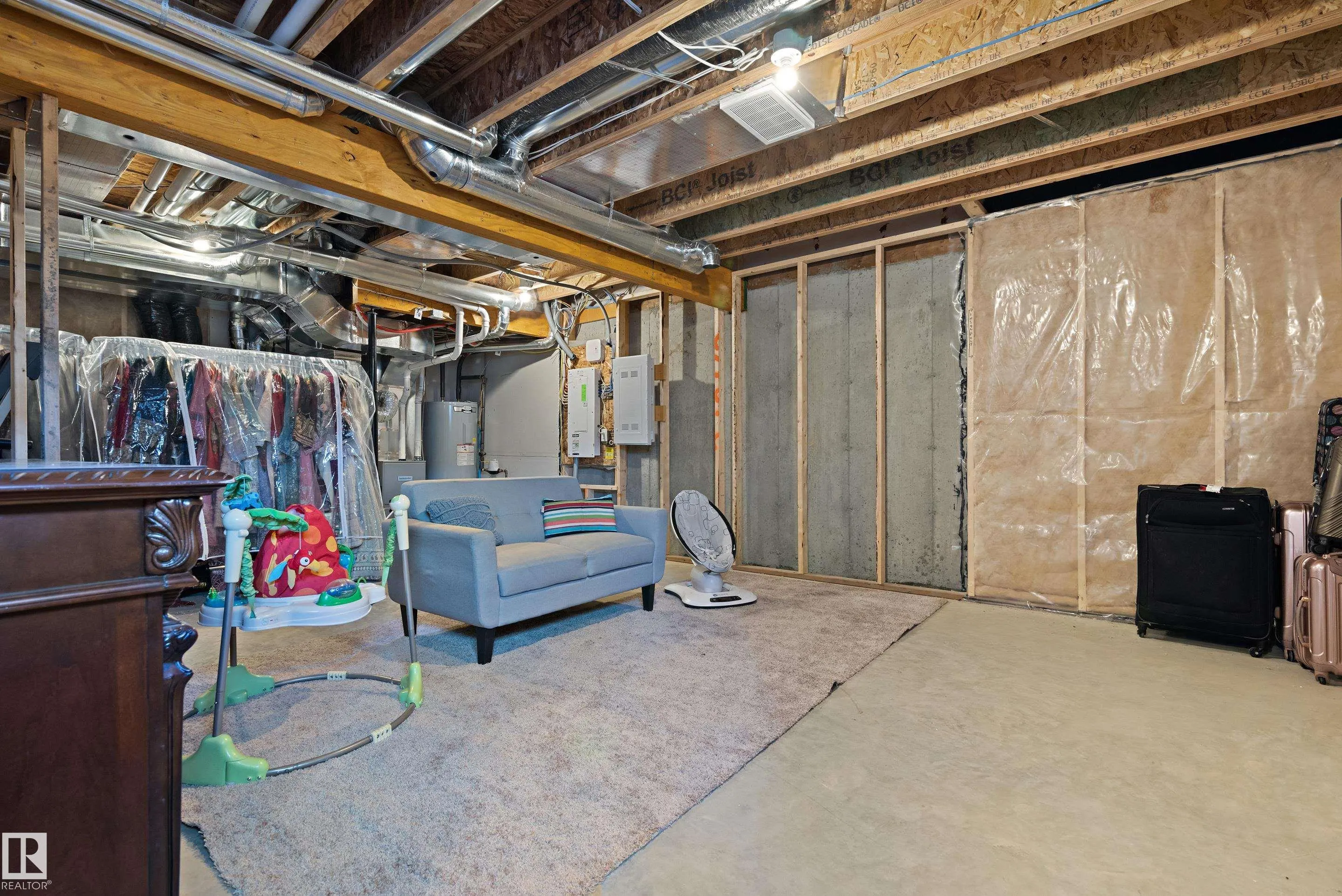 1056 Crestview TC
