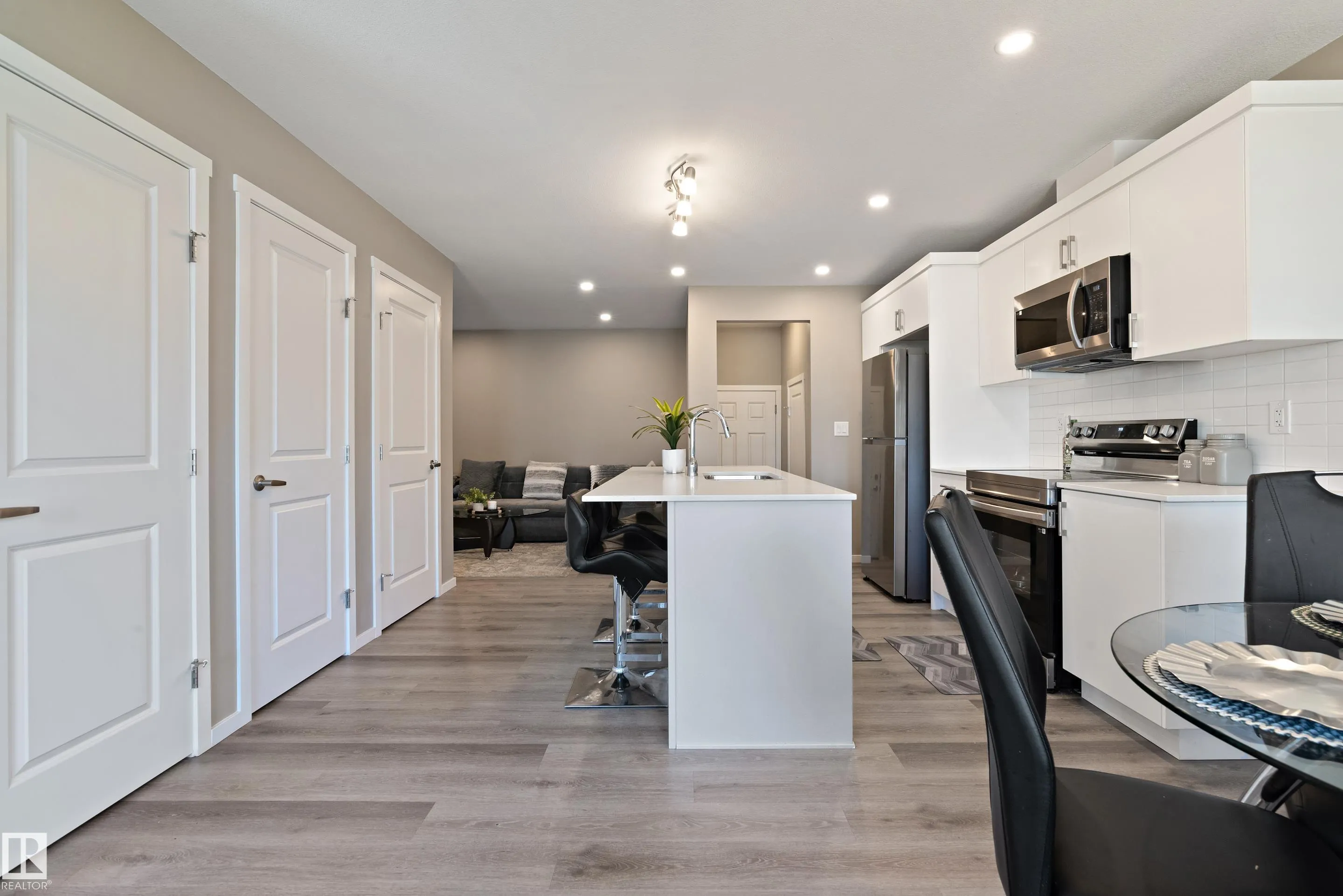 1056 Crestview TC