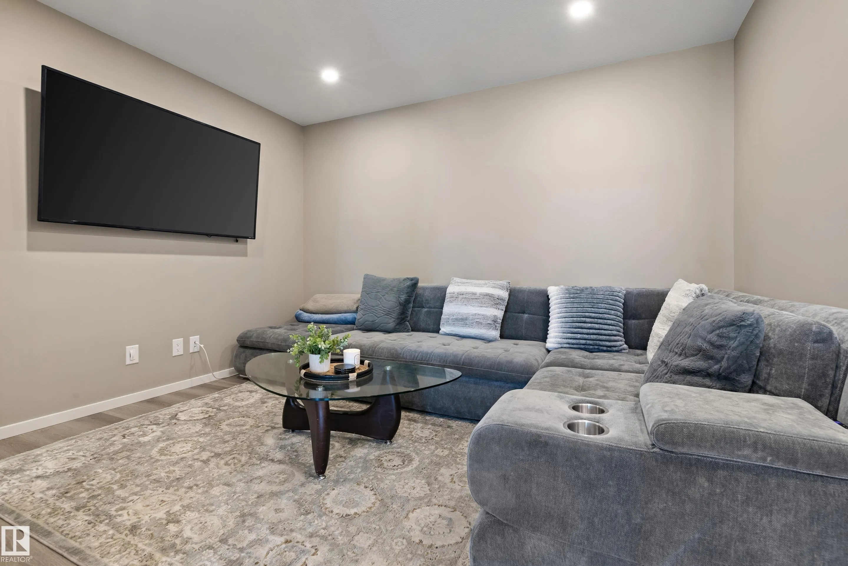 1056 Crestview TC
