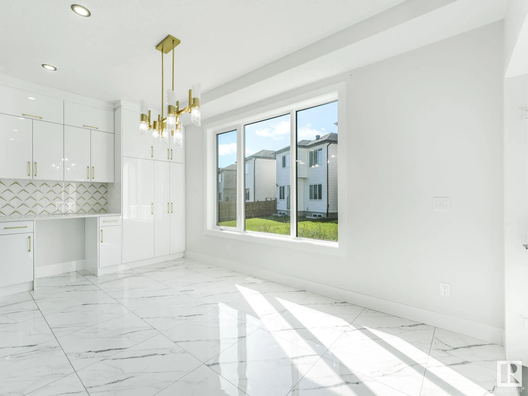 5804 SOLEIL Boulevard