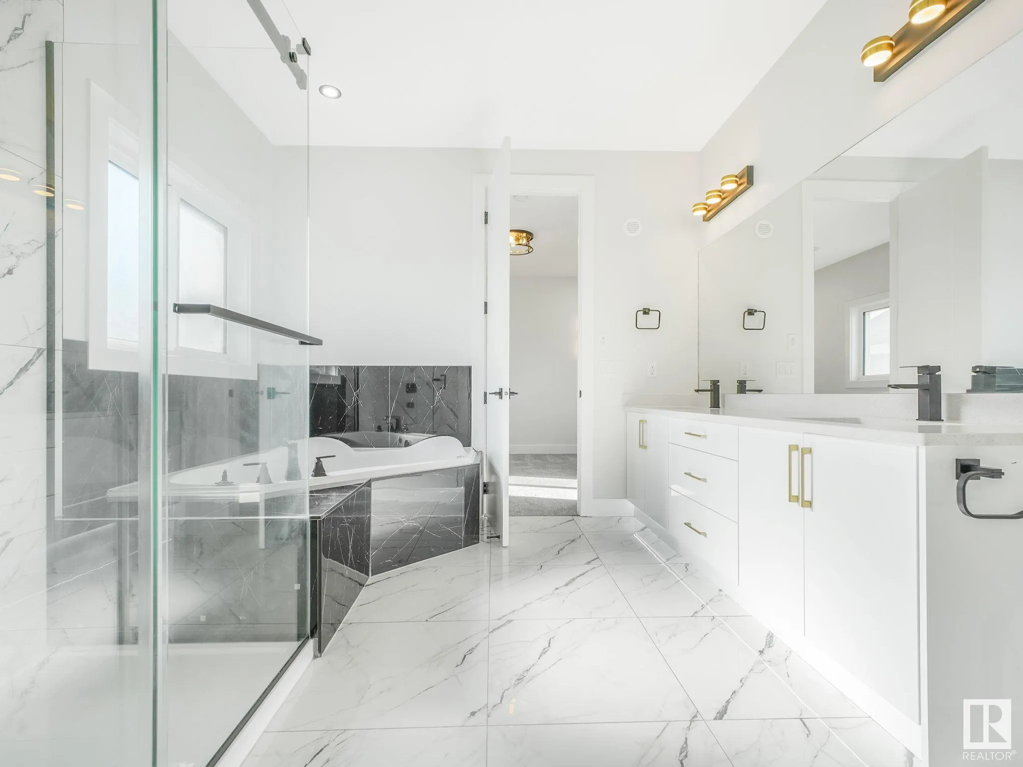 5804 SOLEIL Boulevard