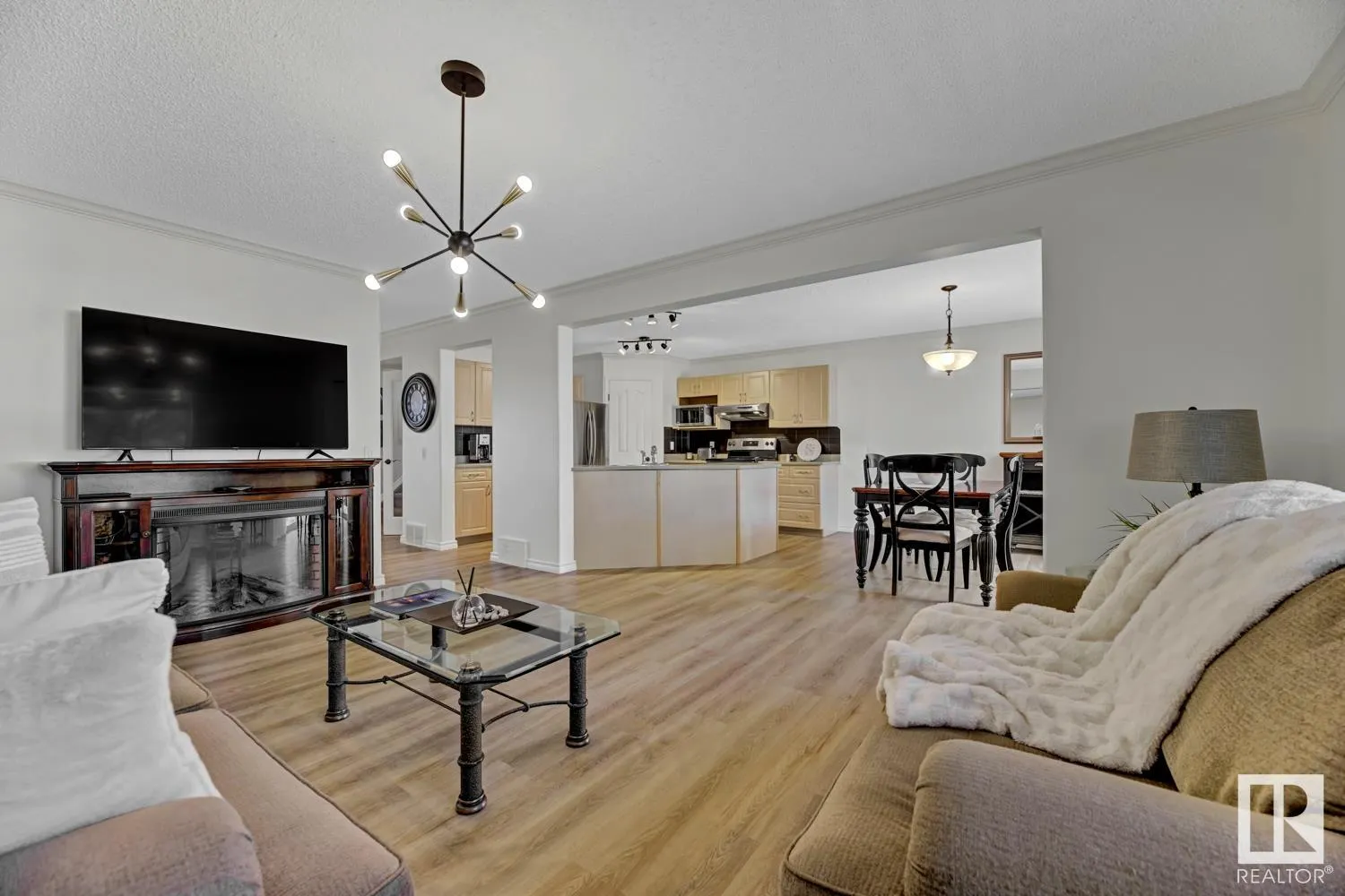 8 LAKEWOOD Cove