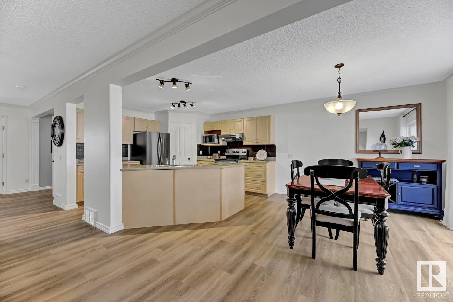 8 LAKEWOOD Cove