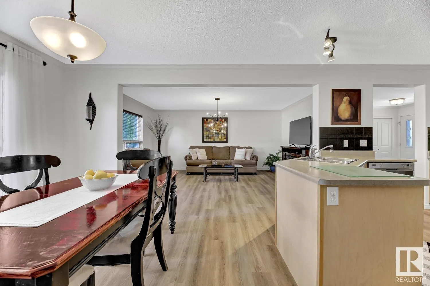 8 LAKEWOOD Cove