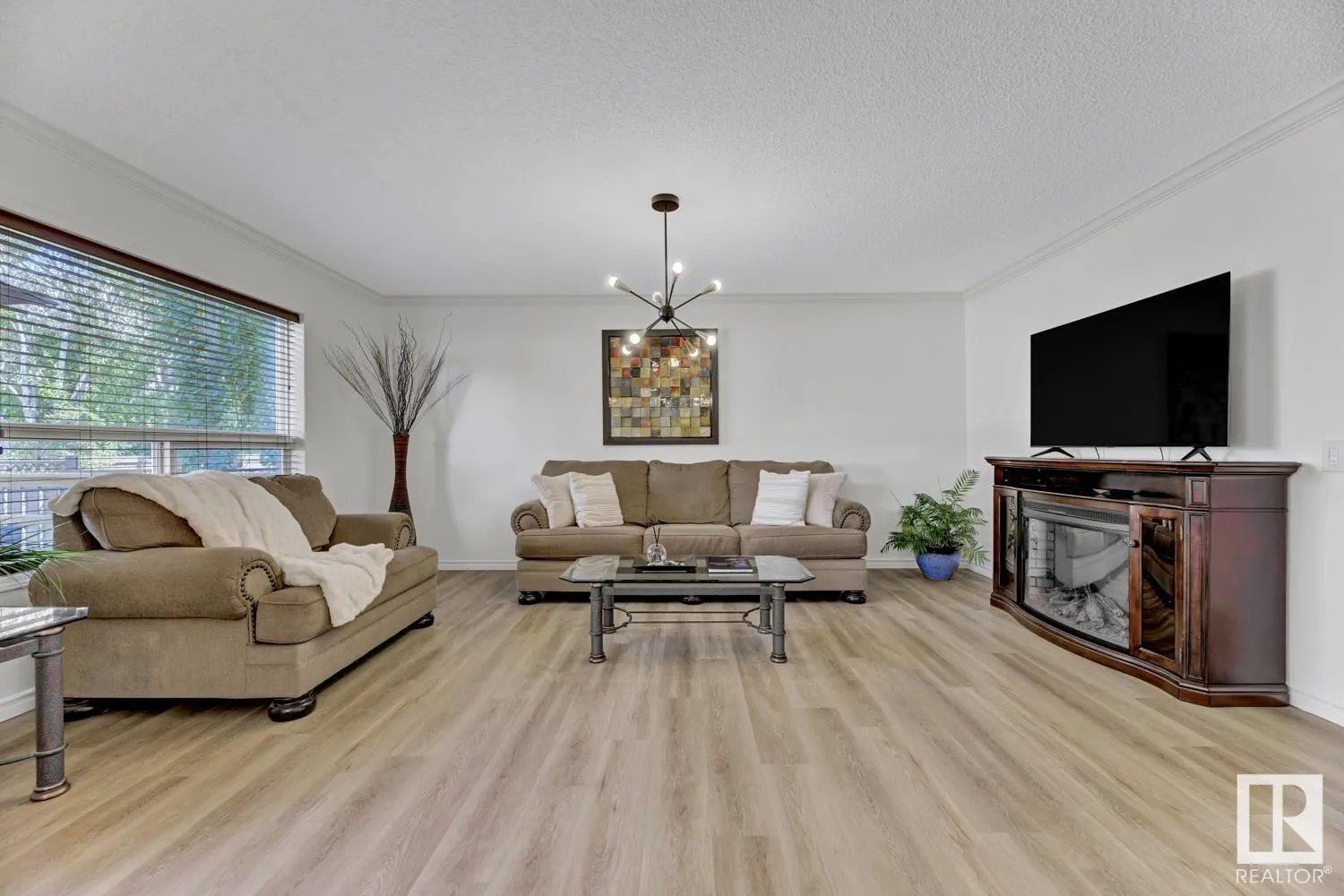 8 LAKEWOOD Cove