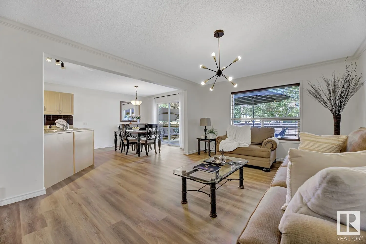 8 LAKEWOOD Cove