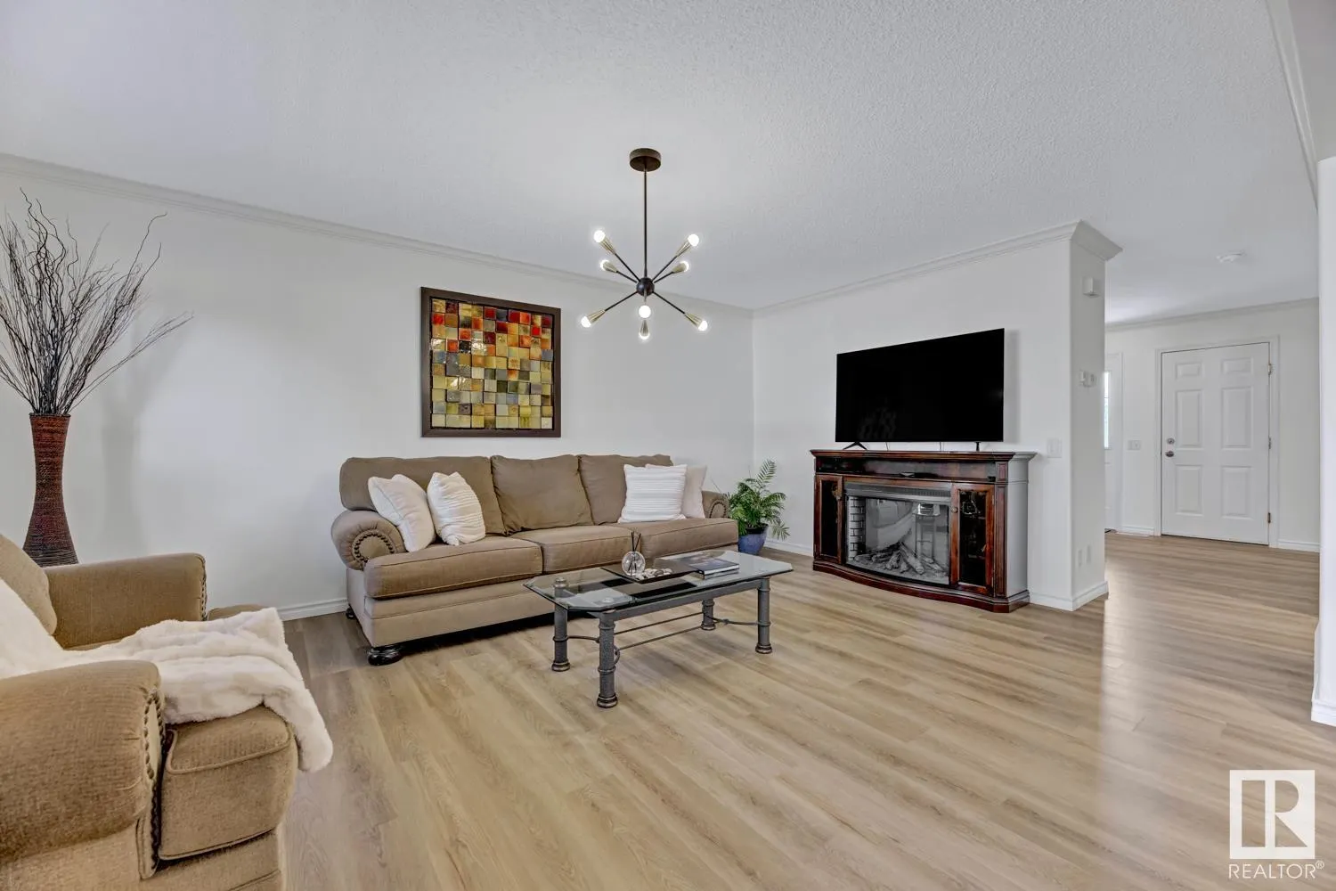 8 LAKEWOOD Cove