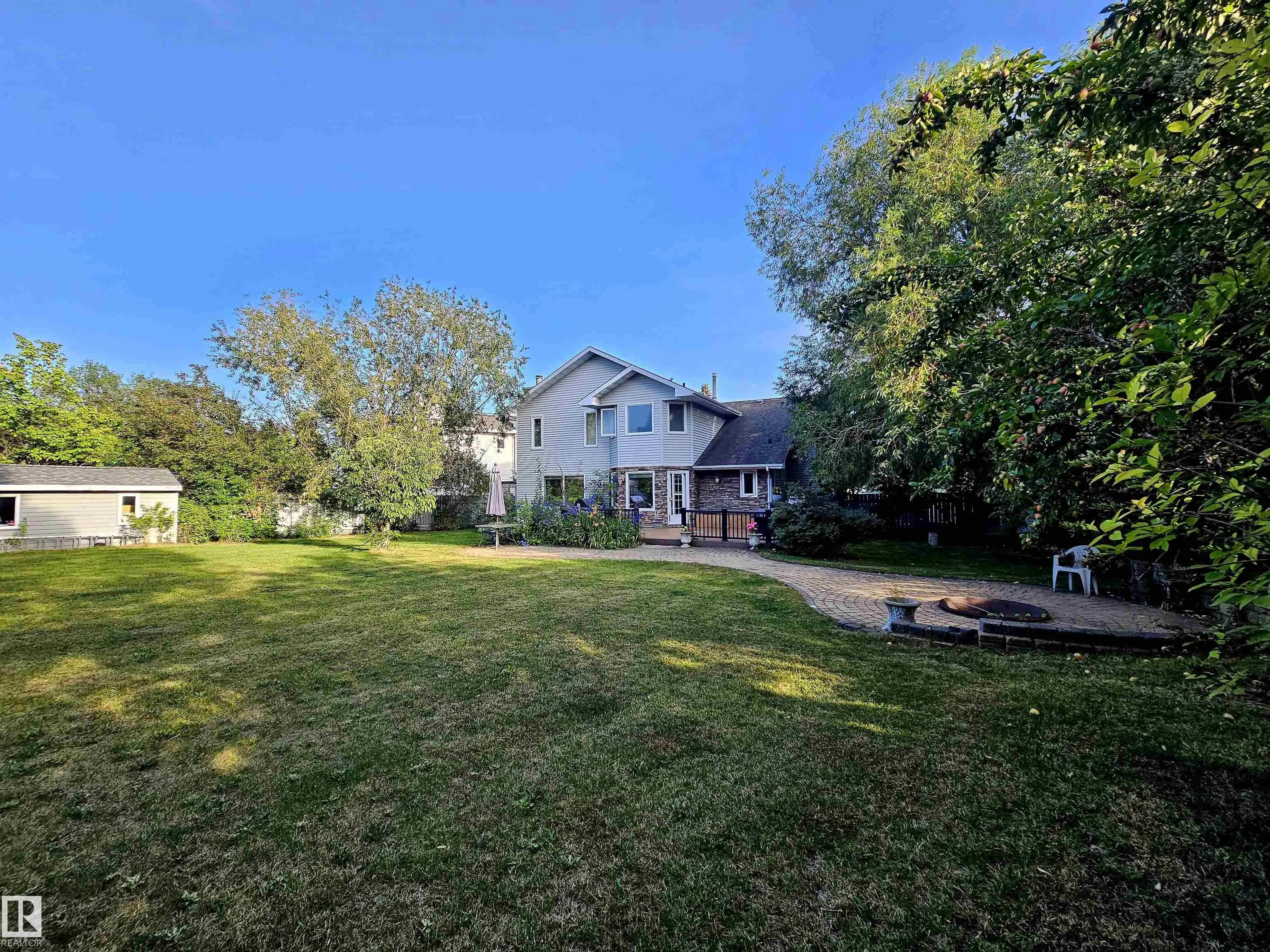 122 GLENCOE Boulevard