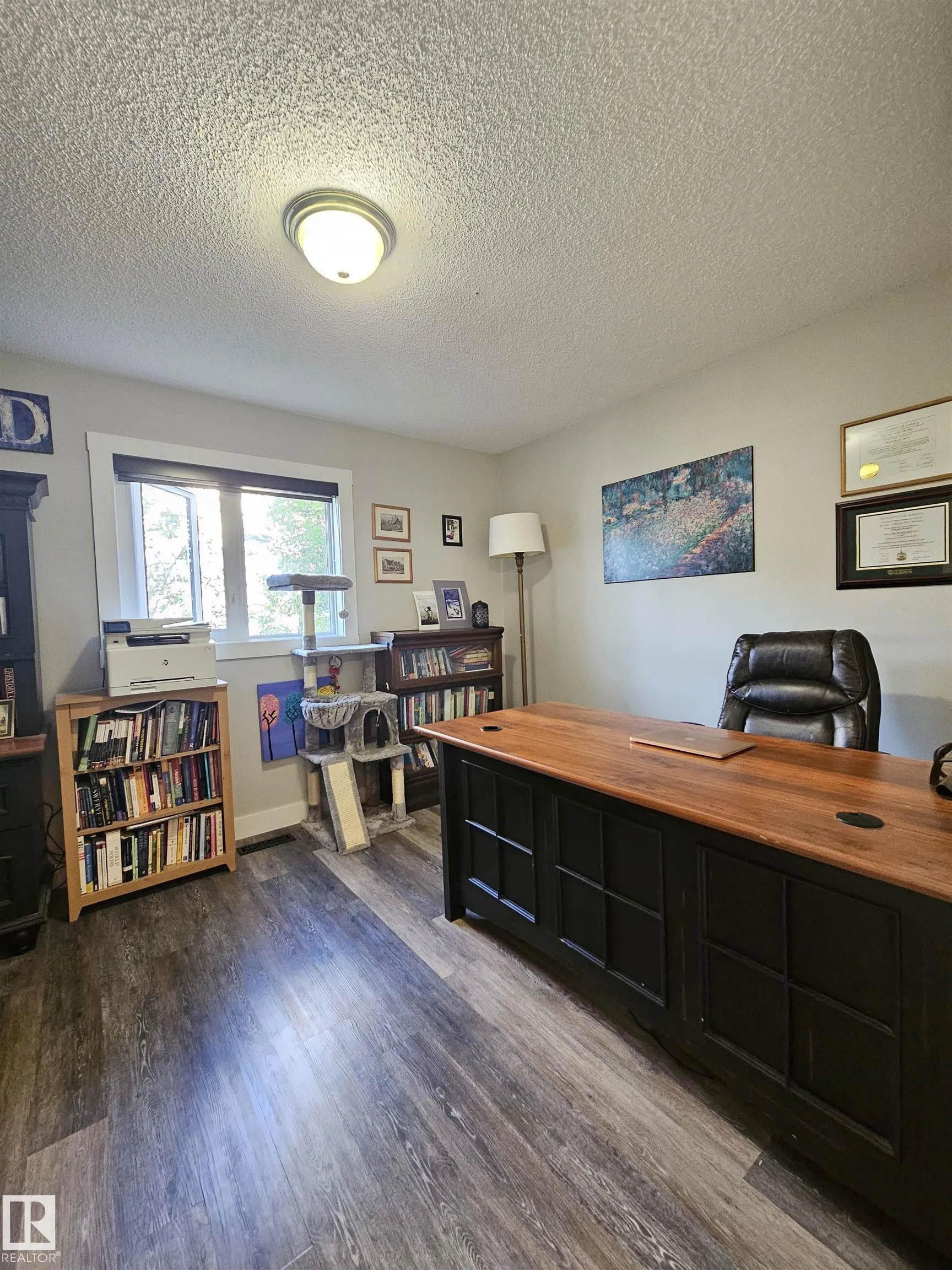 122 GLENCOE Boulevard