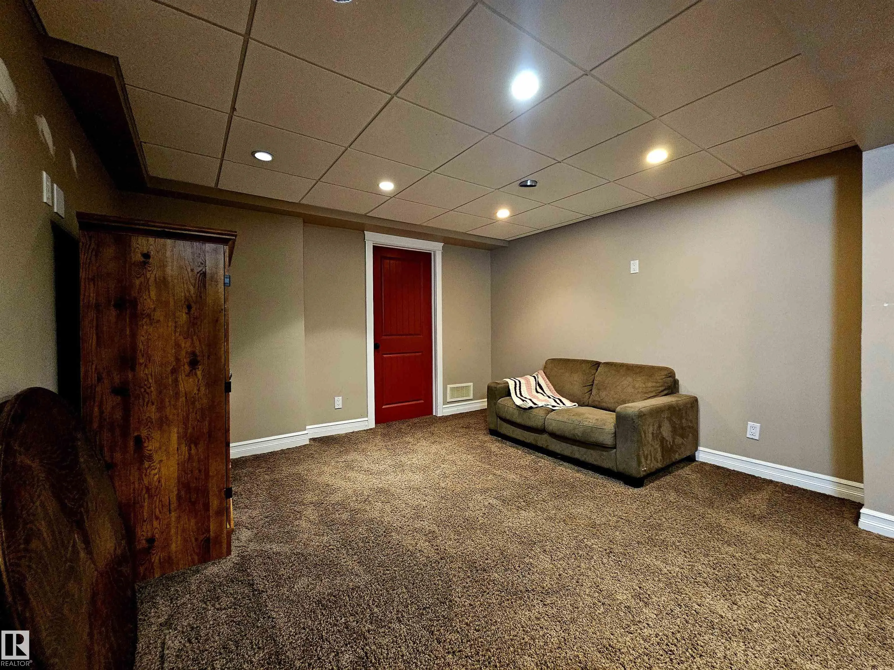 122 GLENCOE Boulevard