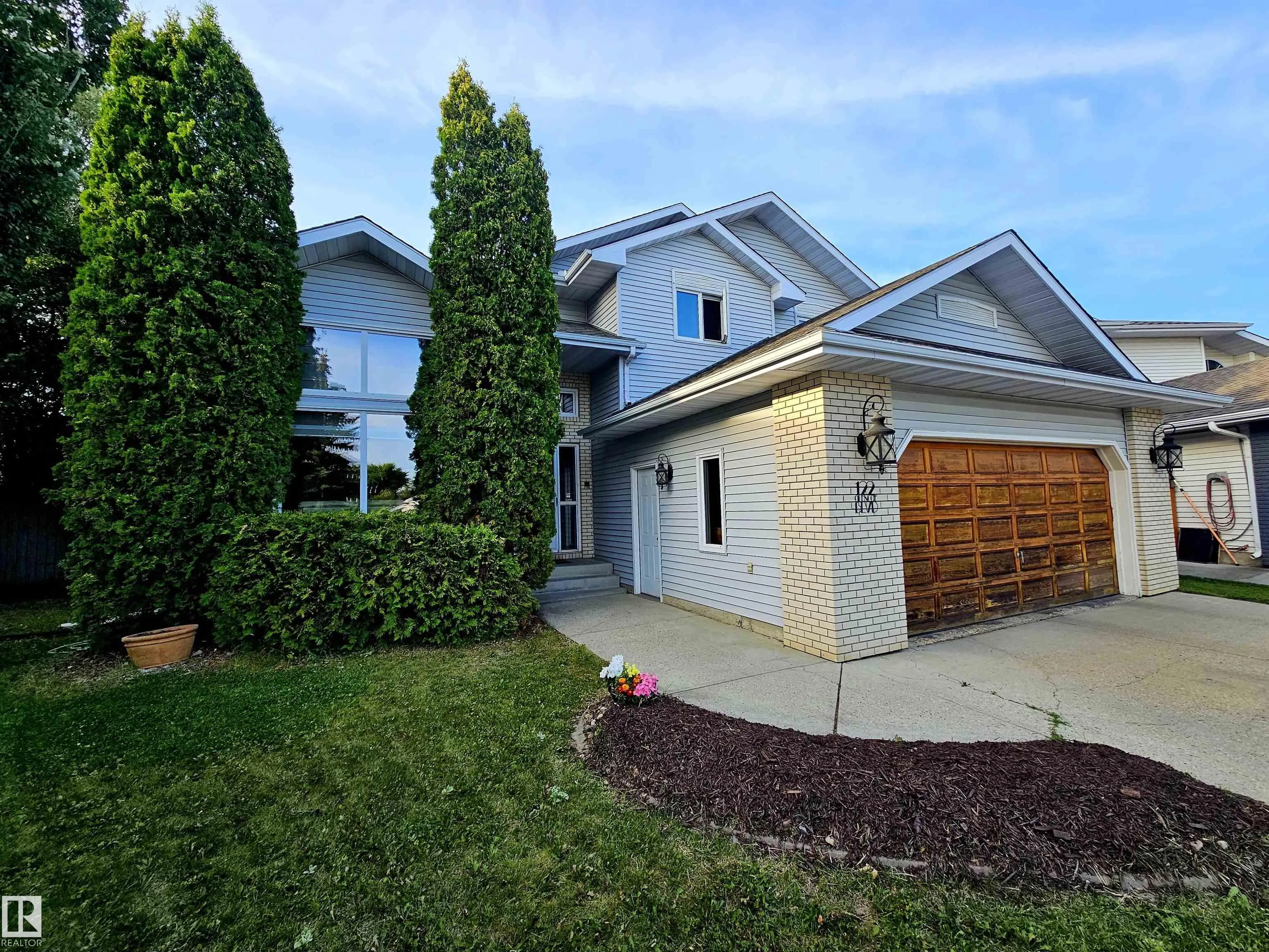 122 GLENCOE Boulevard