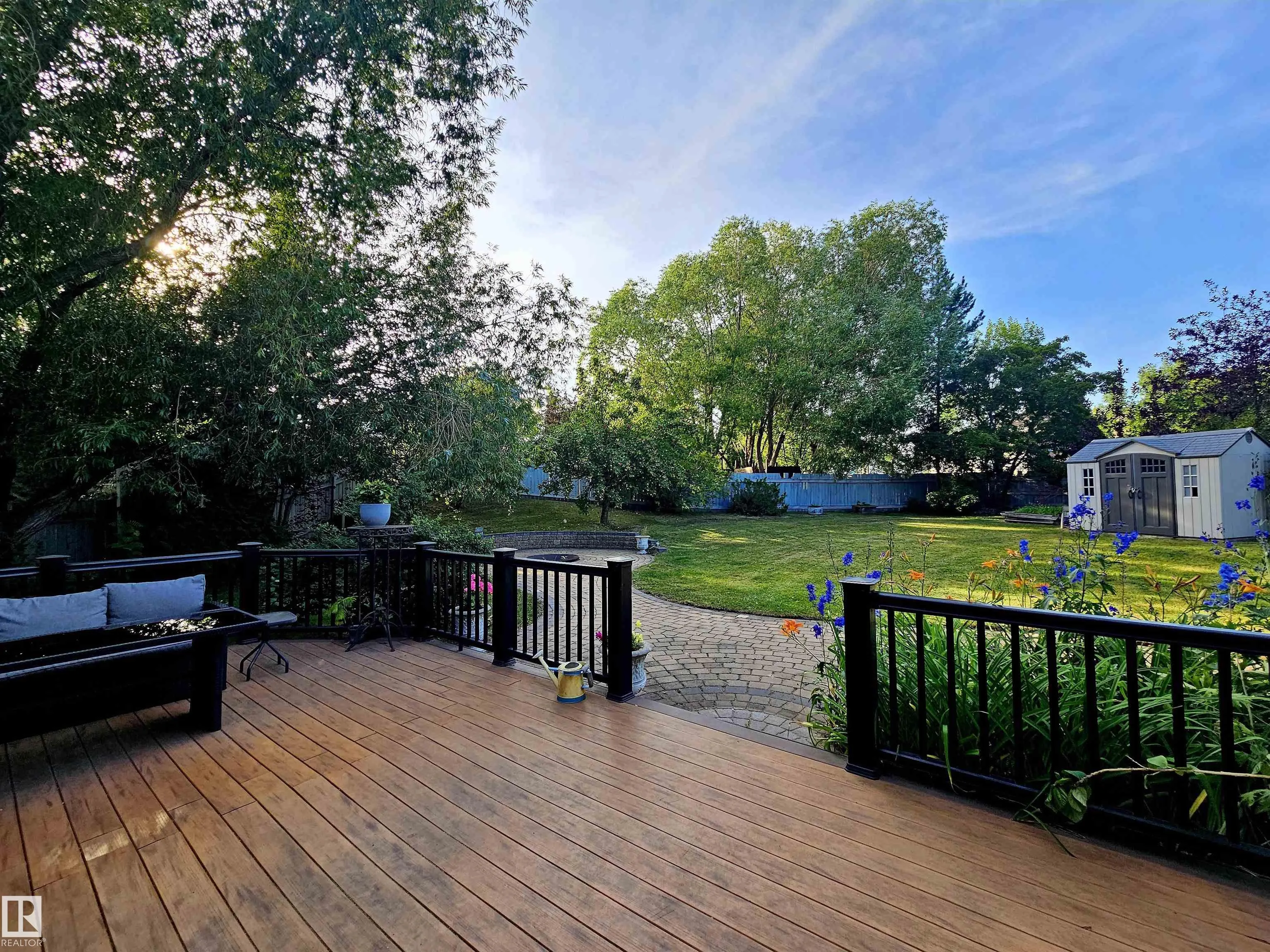 122 GLENCOE Boulevard