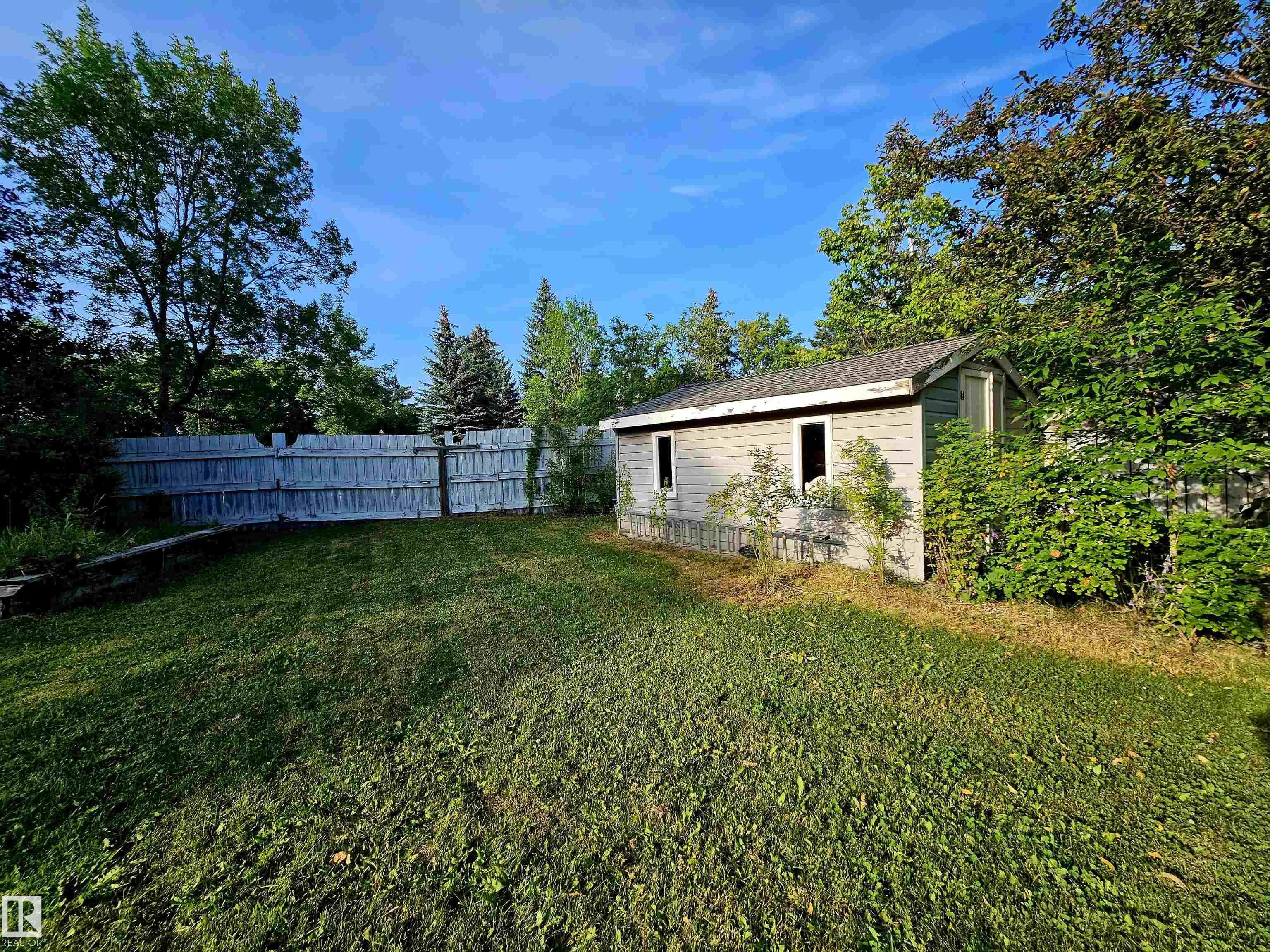 122 GLENCOE Boulevard