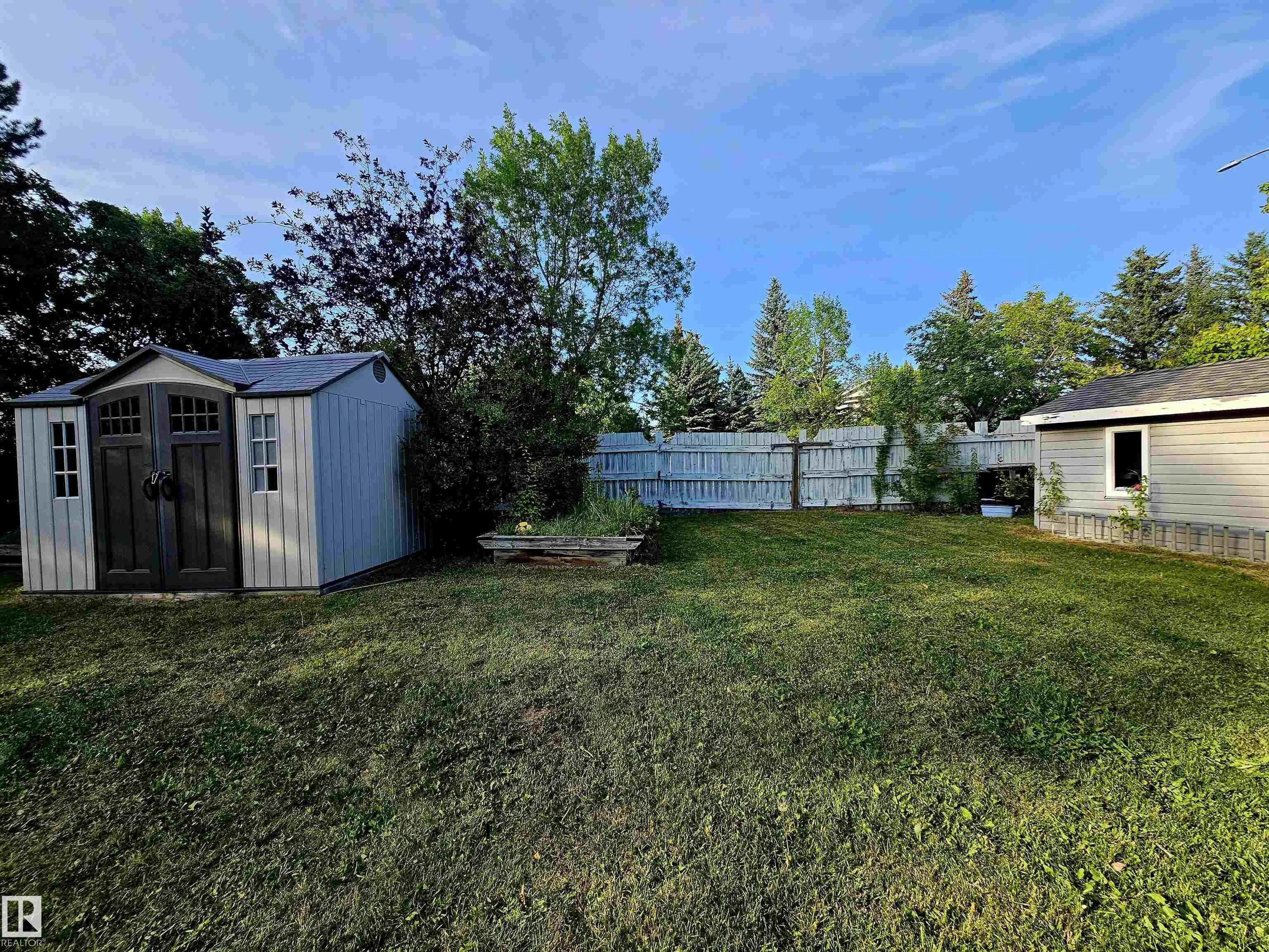 122 GLENCOE Boulevard