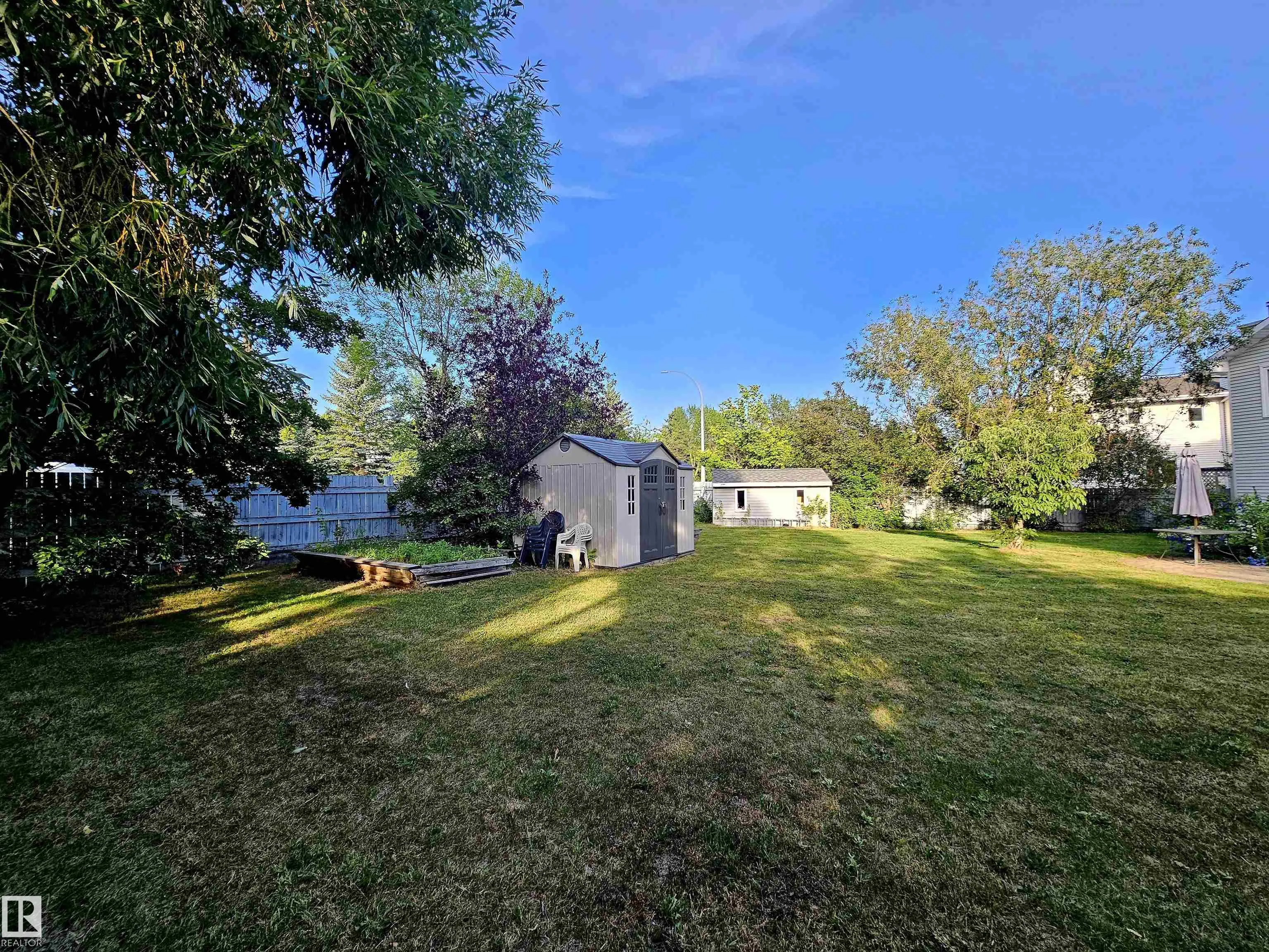 122 GLENCOE Boulevard